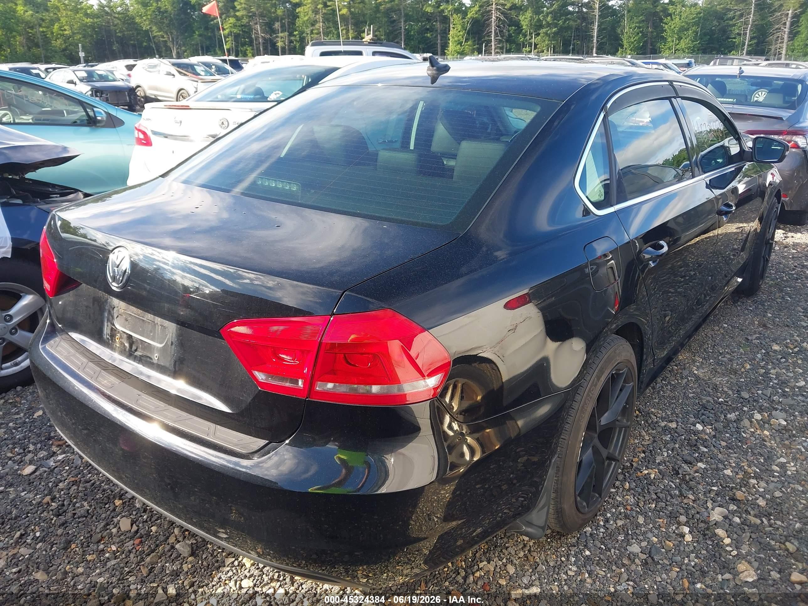 2015 Volkswagen Passat 1.8t Se Black vin: 1VWBT7A34FC018734