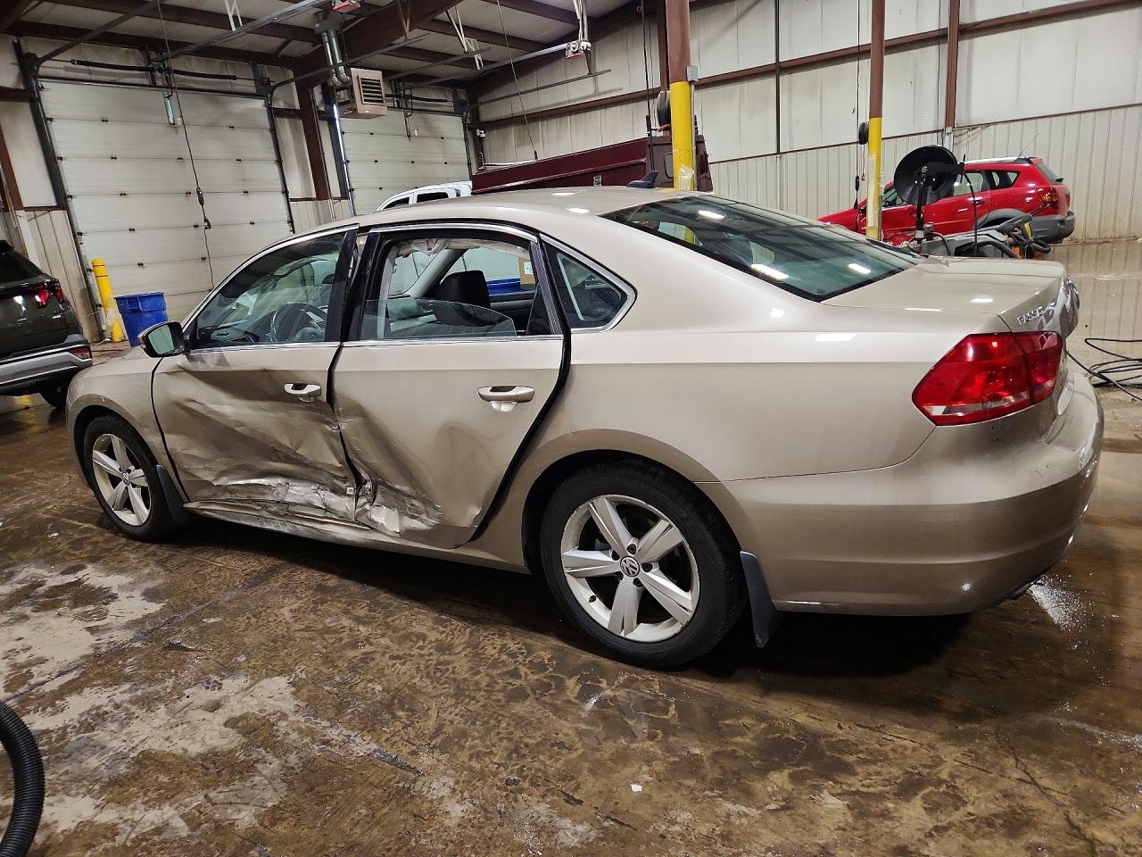 2015 Volkswagen Passat Se Tan vin: 1VWBT7A34FC026848