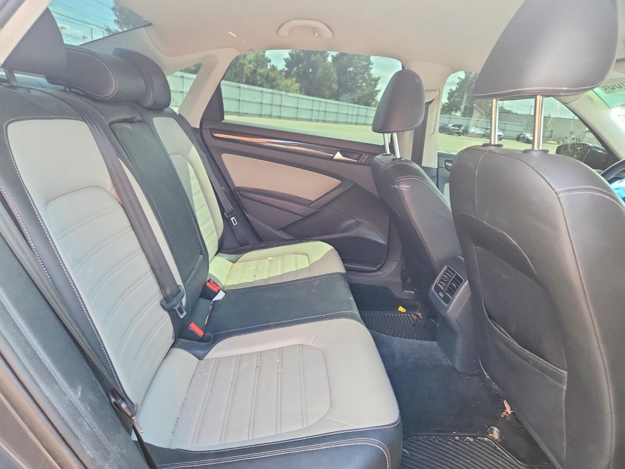 2015 Volkswagen Passat Se Gray vin: 1VWBT7A34FC072681