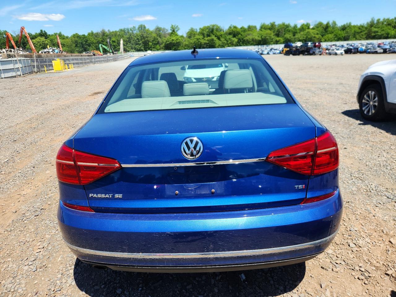 2016 Volkswagen Passat Se Blue vin: 1VWBT7A34GC069667