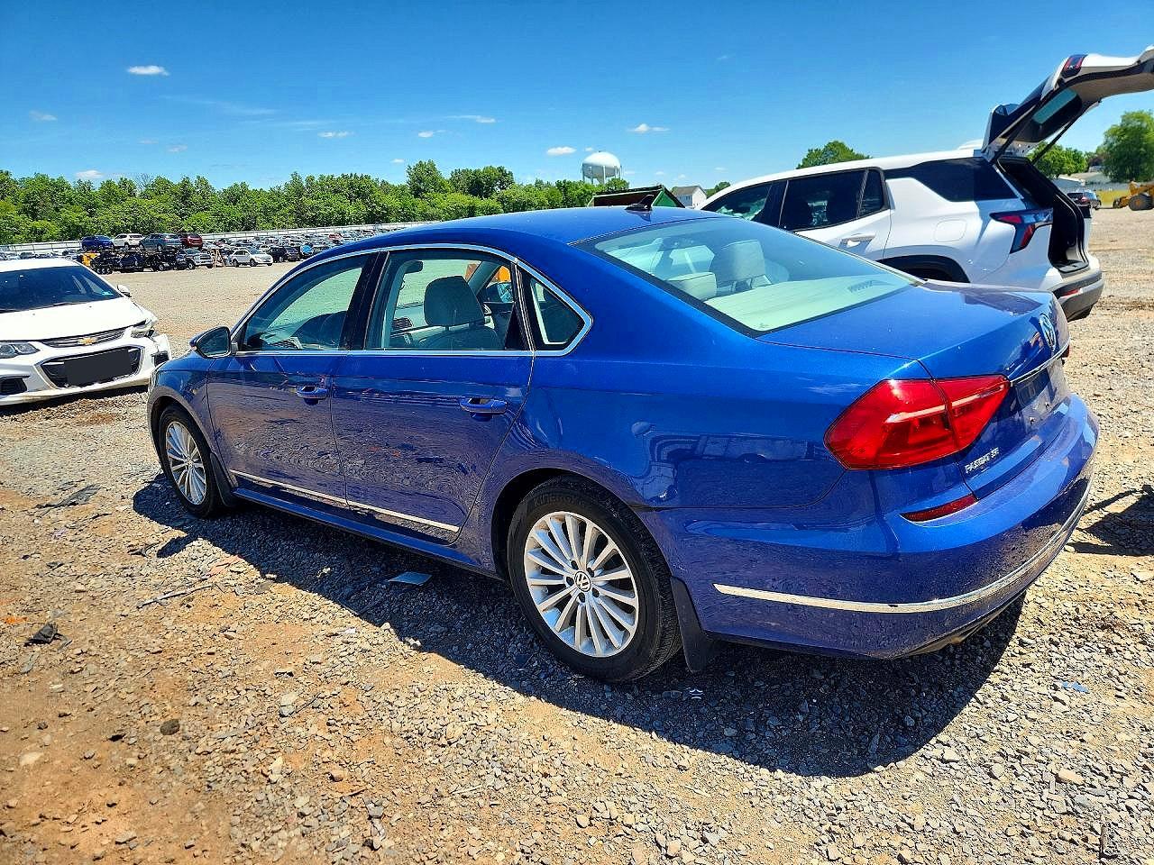 2016 Volkswagen Passat Se Blue vin: 1VWBT7A34GC069667