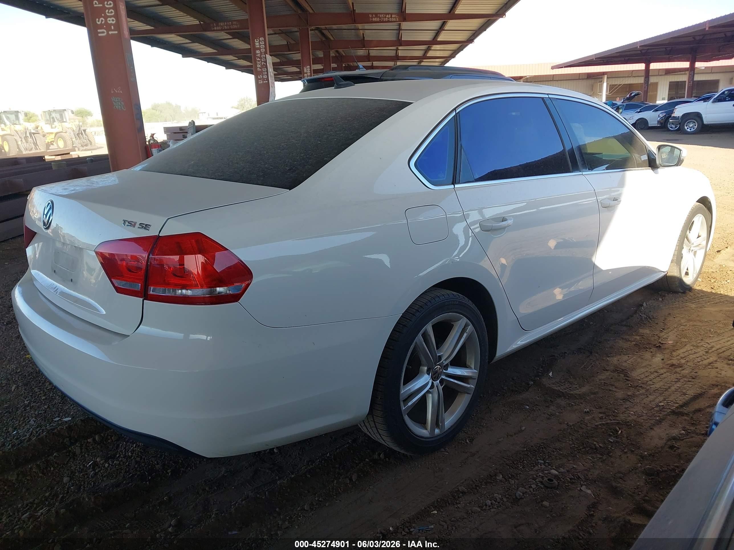 2014 Volkswagen Passat 1.8t Se Белый vin: 1VWBT7A35EC037680