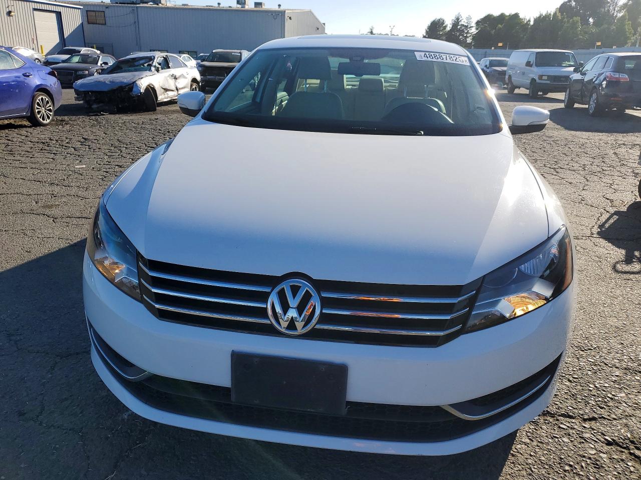 2014 Volkswagen Passat Se White vin: 1VWBT7A35EC063938