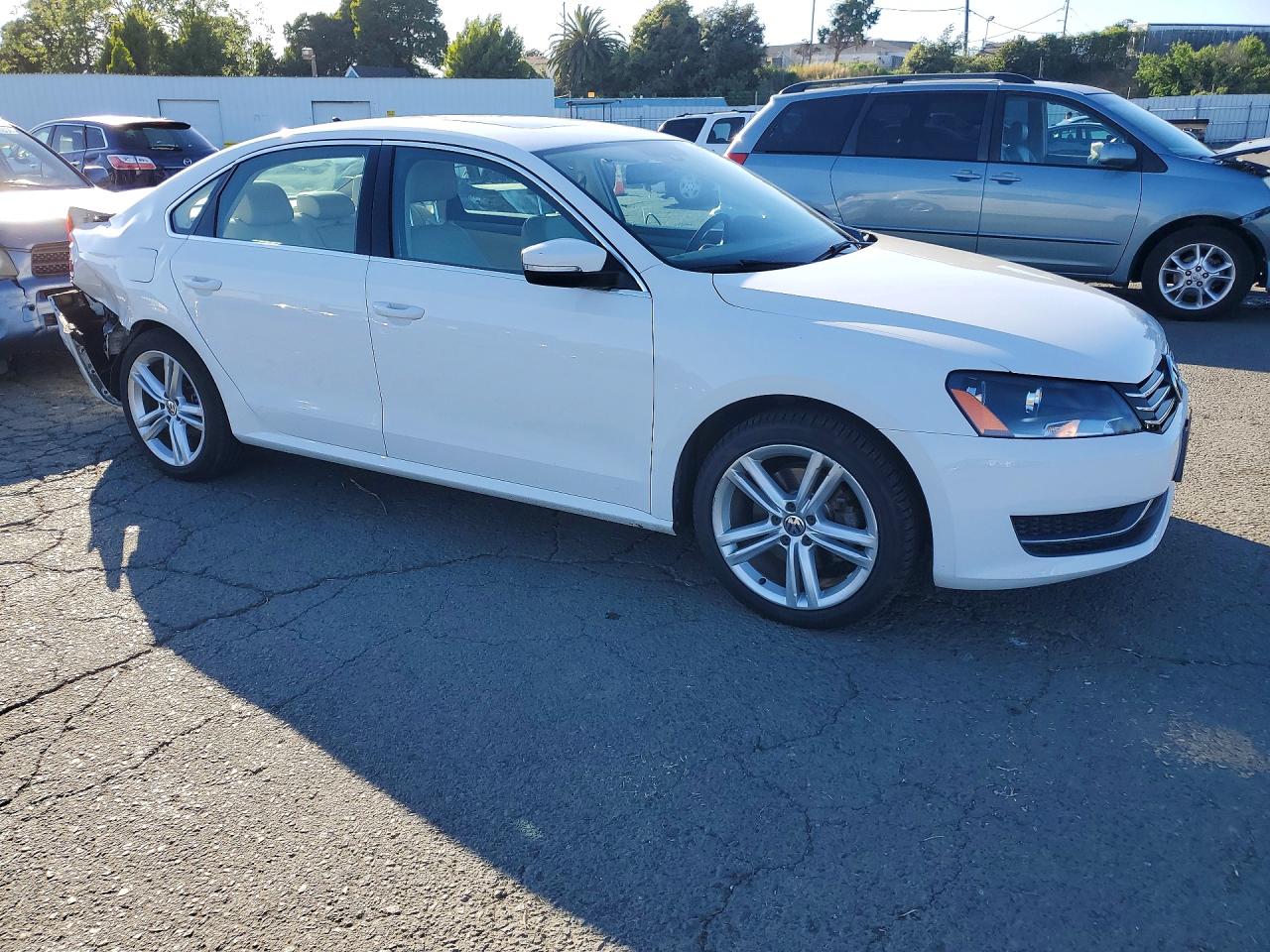 2014 Volkswagen Passat Se White vin: 1VWBT7A35EC063938