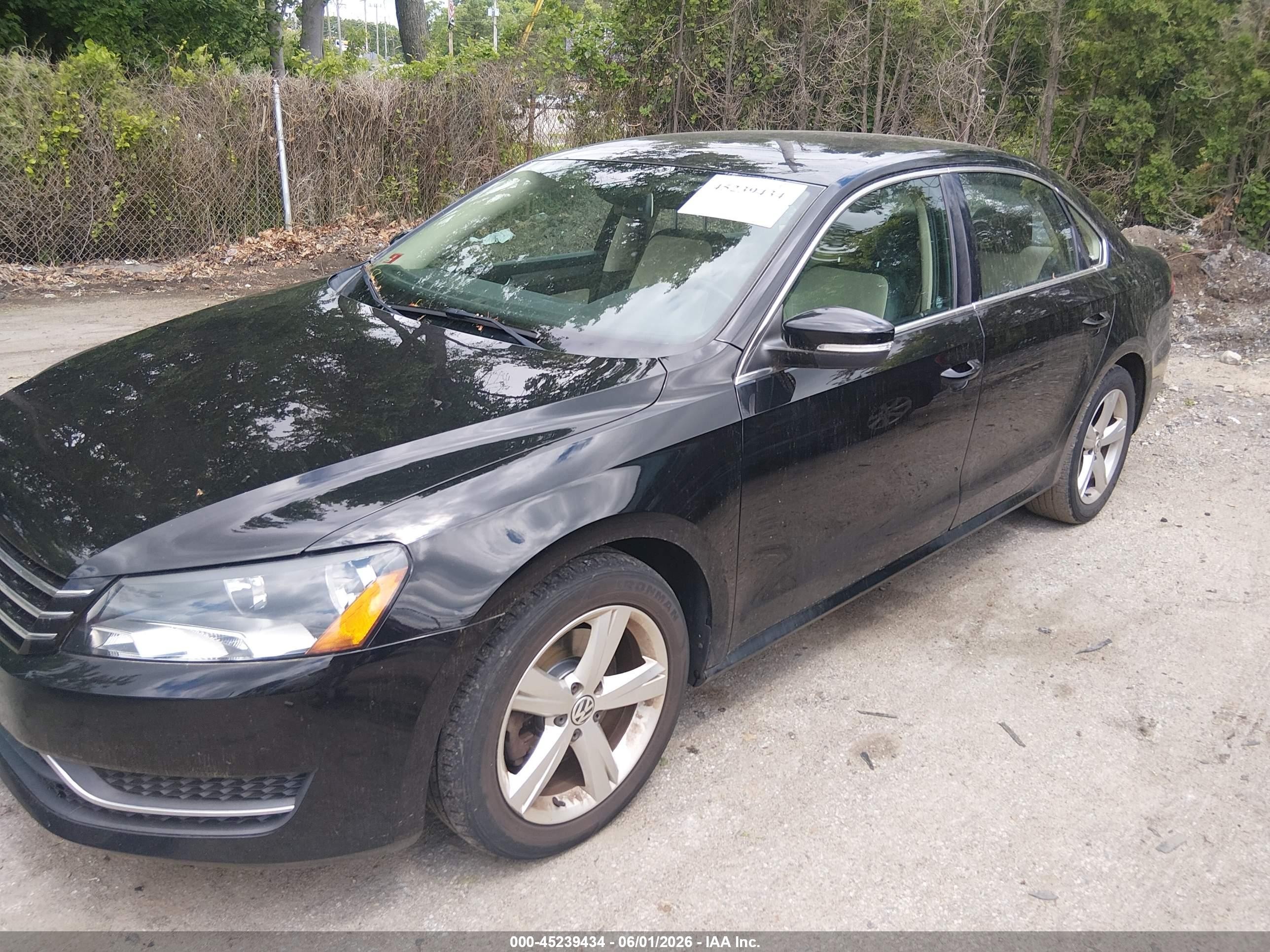 2014 Volkswagen Passat 1.8t Se Black vin: 1VWBT7A35EC088306