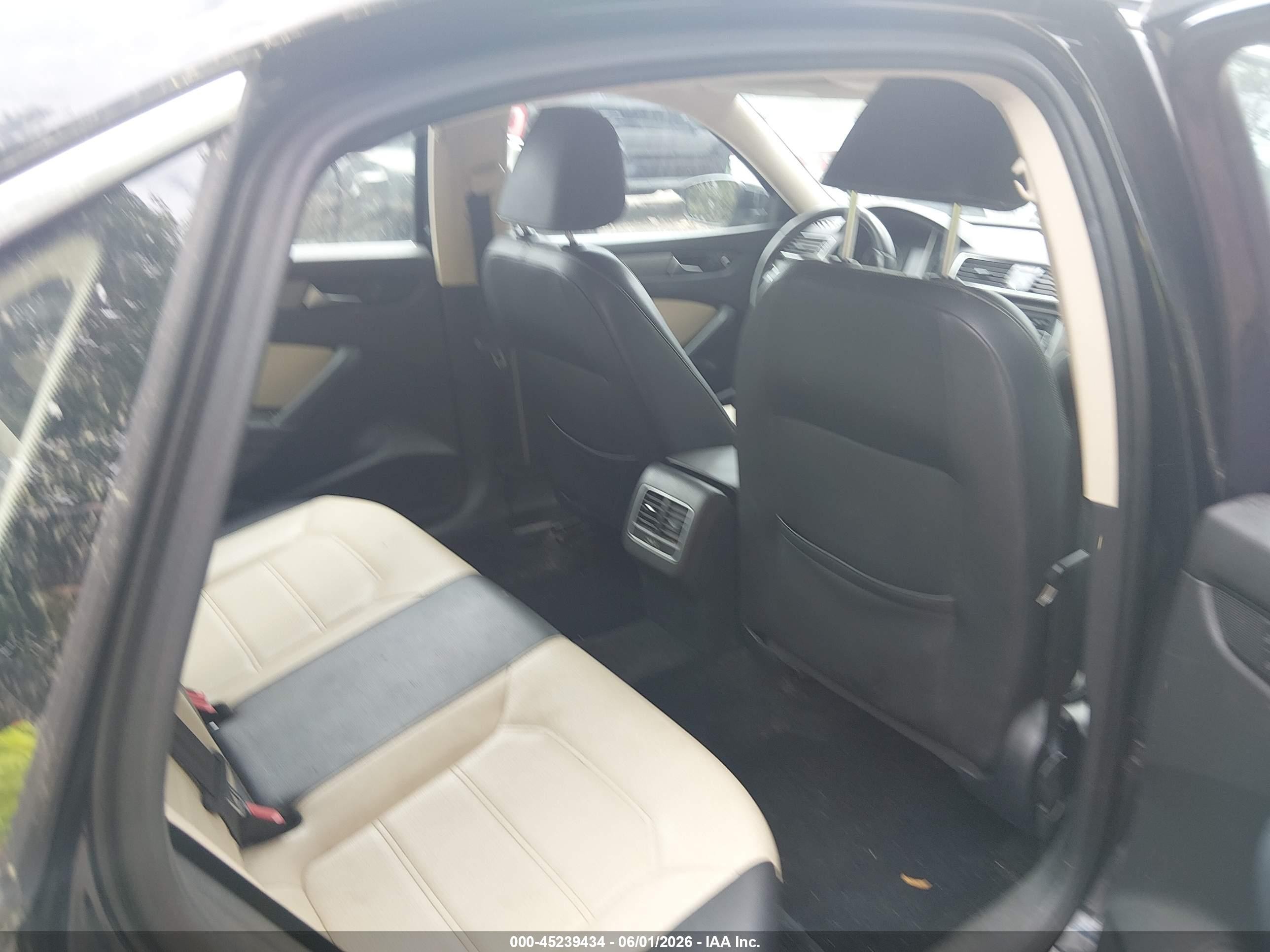 2014 Volkswagen Passat 1.8t Se Black vin: 1VWBT7A35EC088306