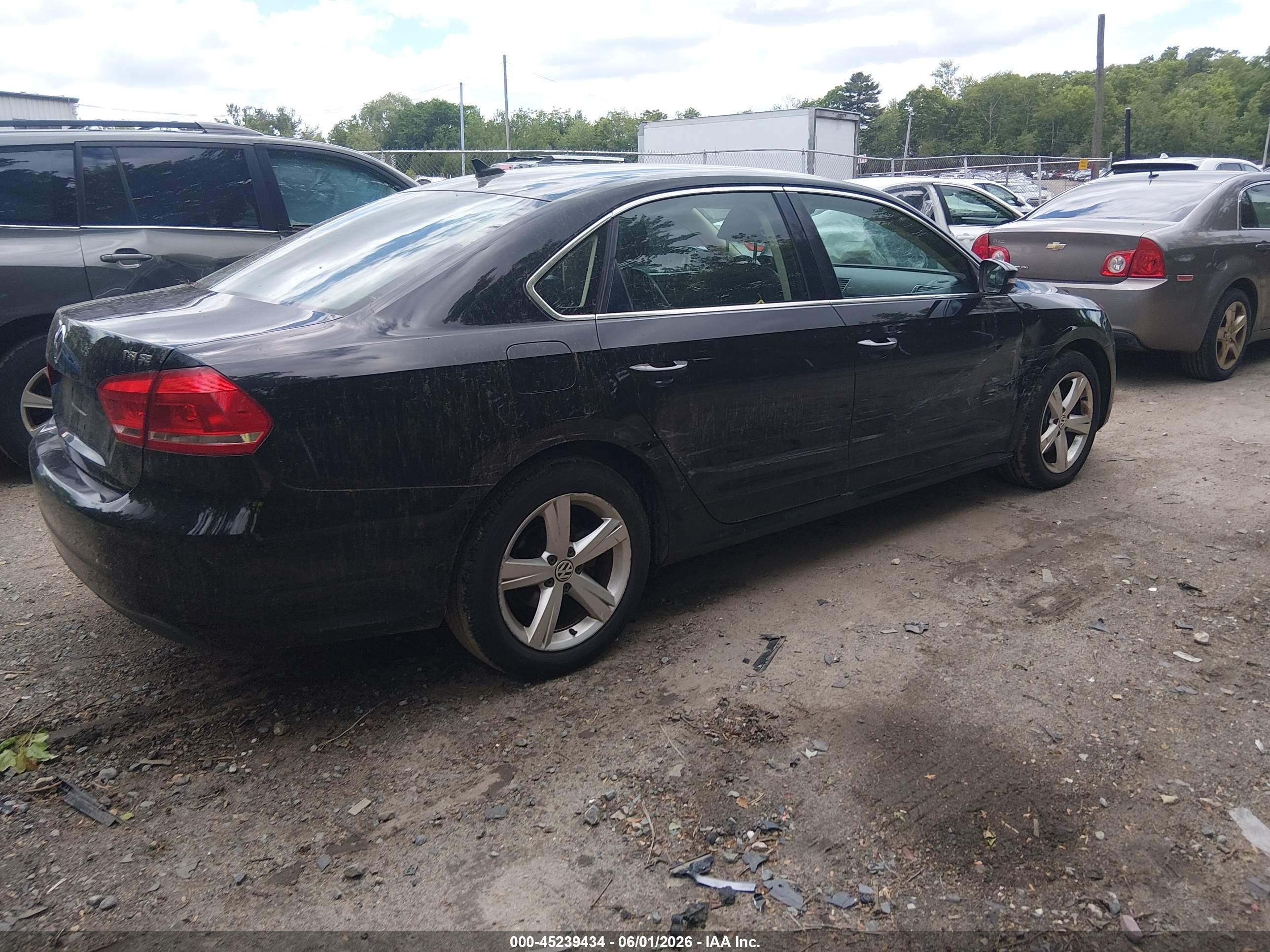 2014 Volkswagen Passat 1.8t Se Black vin: 1VWBT7A35EC088306