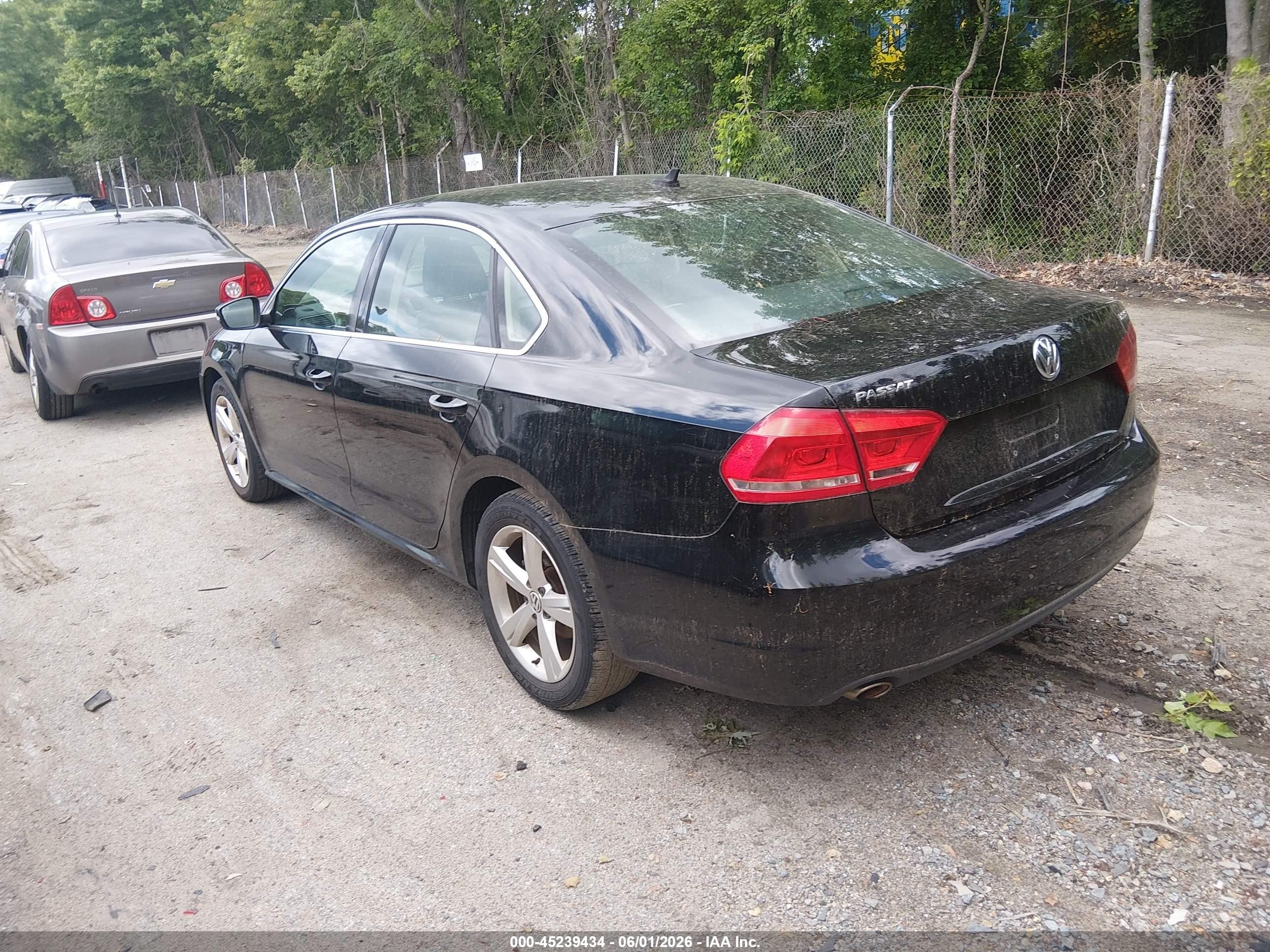 2014 Volkswagen Passat 1.8t Se Black vin: 1VWBT7A35EC088306