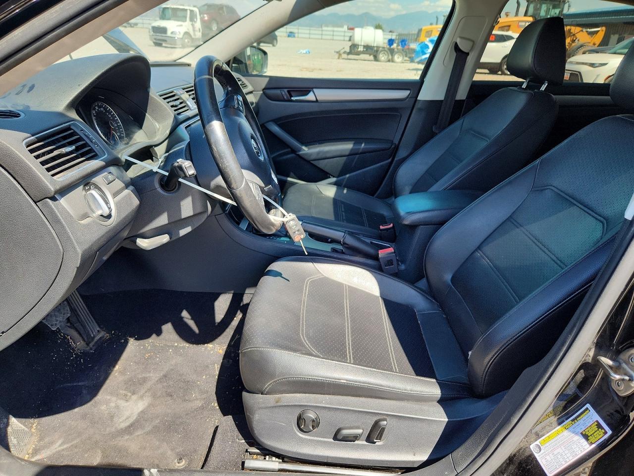2014 Volkswagen Passat Se Black vin: 1VWBT7A35EC091335