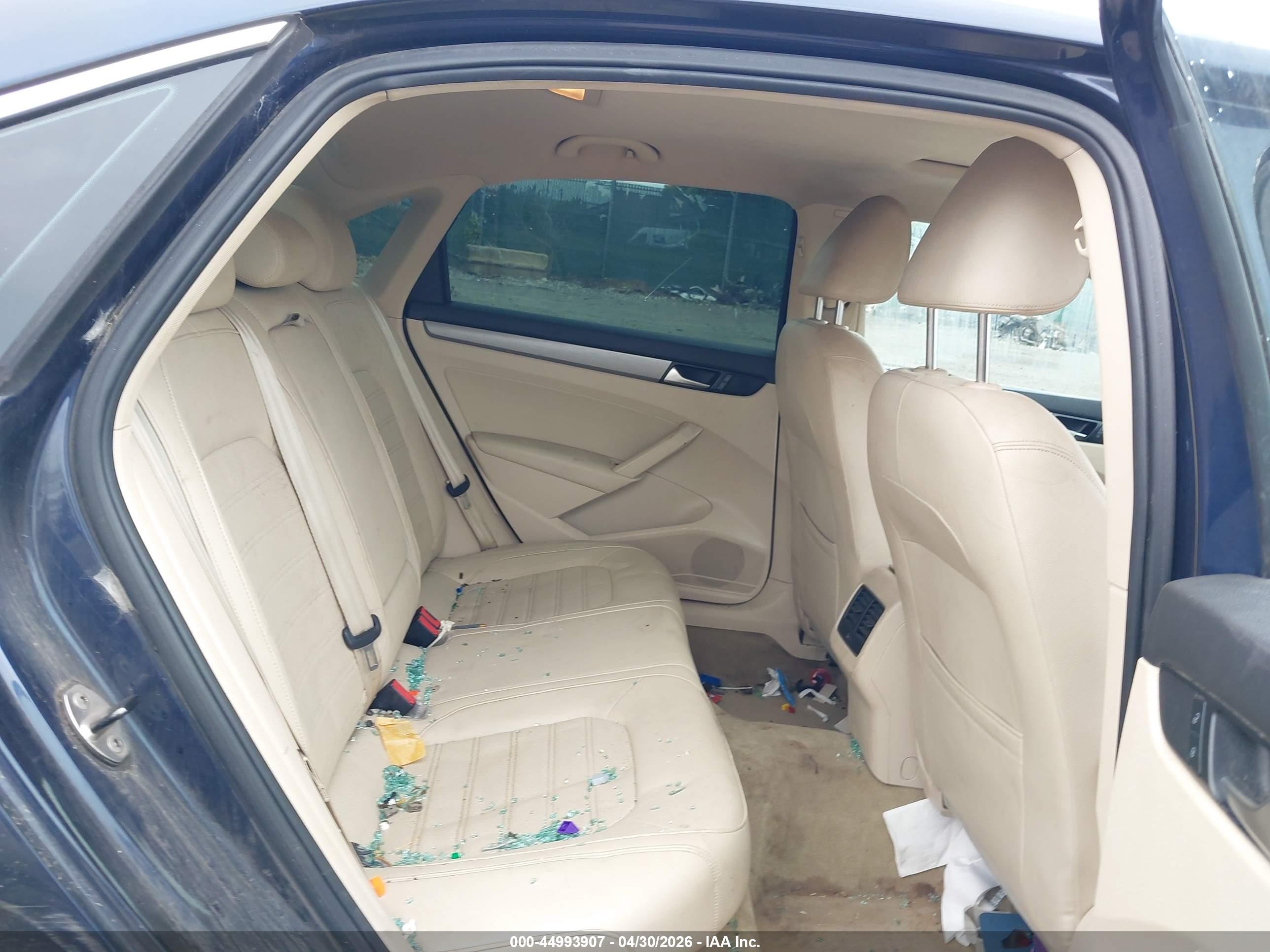 2015 Volkswagen Passat 1.8t Se Синий vin: 1VWBT7A35FC005412