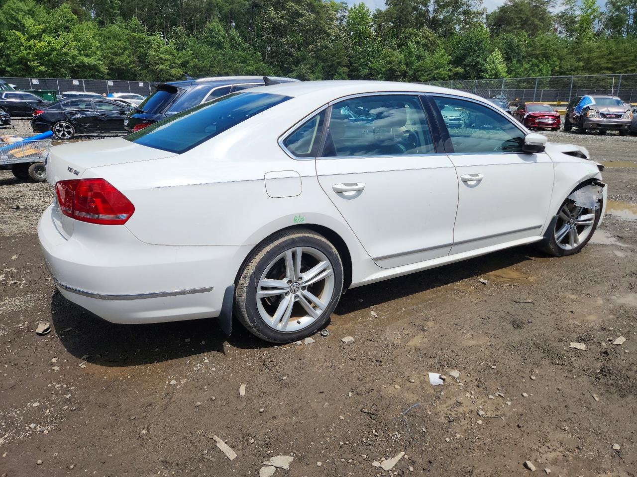 2015 Volkswagen Passat Se Белый vin: 1VWBT7A35FC073192