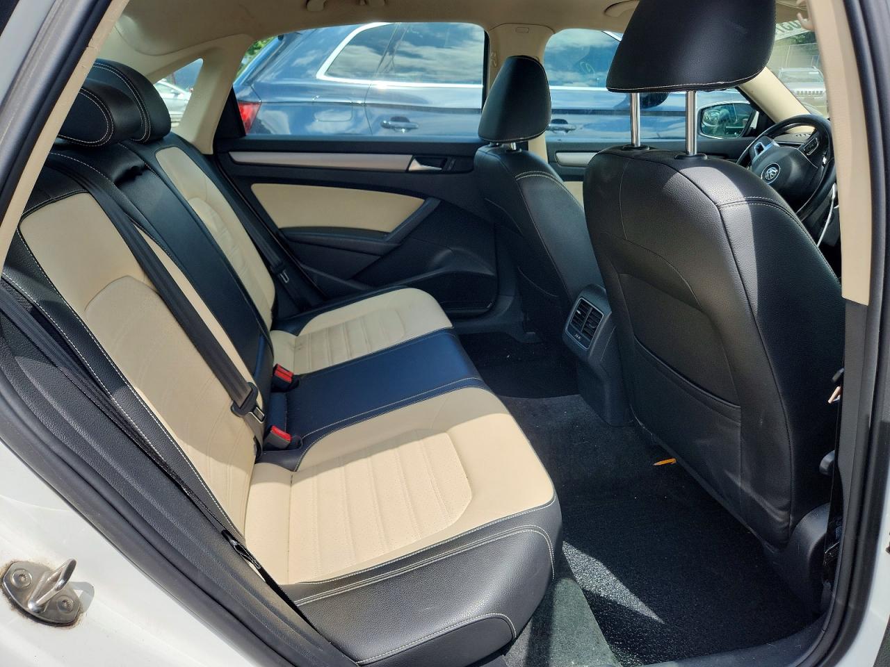 2015 Volkswagen Passat Se Белый vin: 1VWBT7A35FC073192