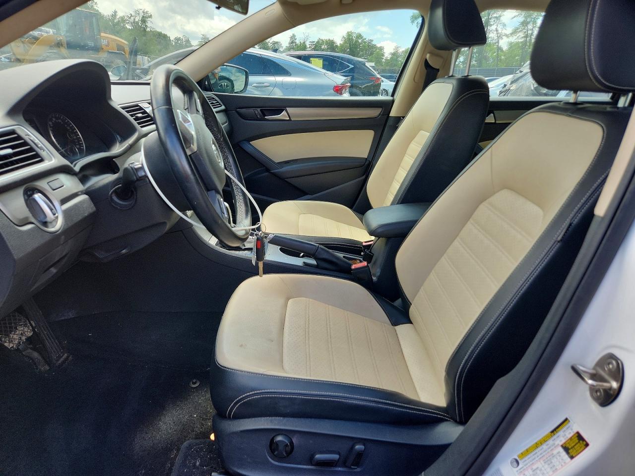 2015 Volkswagen Passat Se Белый vin: 1VWBT7A35FC073192