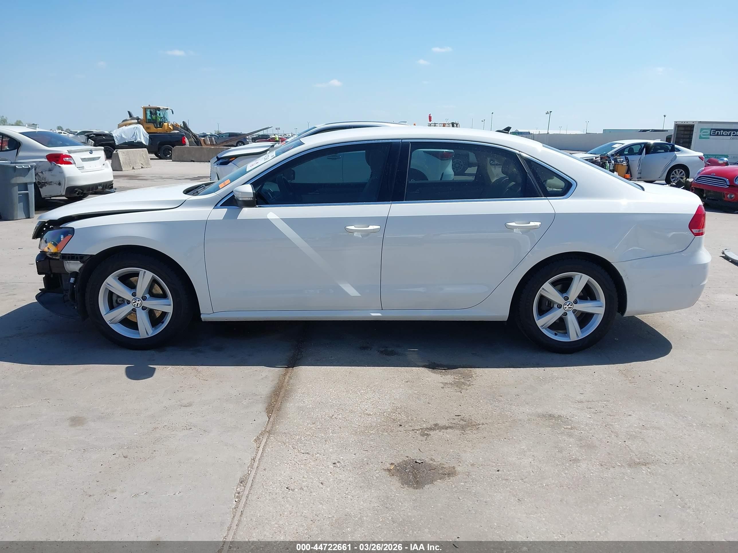 2014 Volkswagen Passat 1.8t Se White vin: 1VWBT7A36EC031340