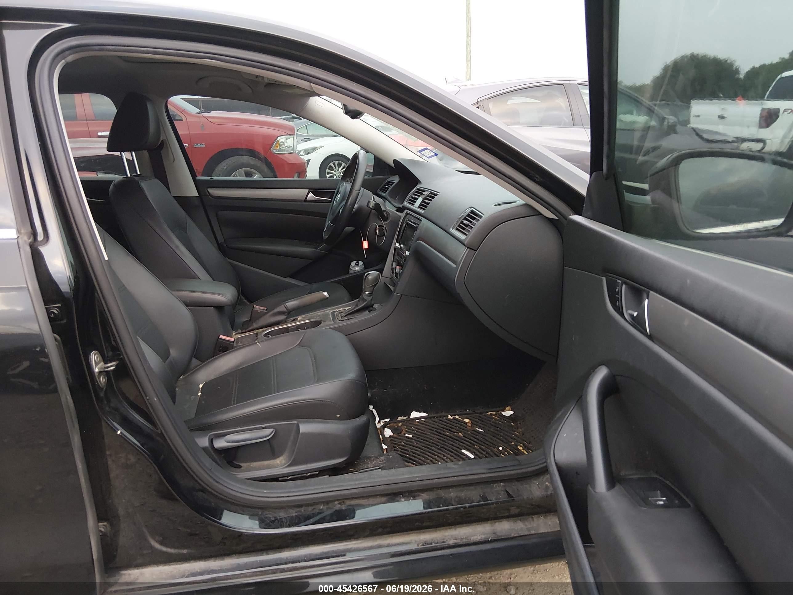 2014 Volkswagen Passat 1.8t Se Black vin: 1VWBT7A36EC039972