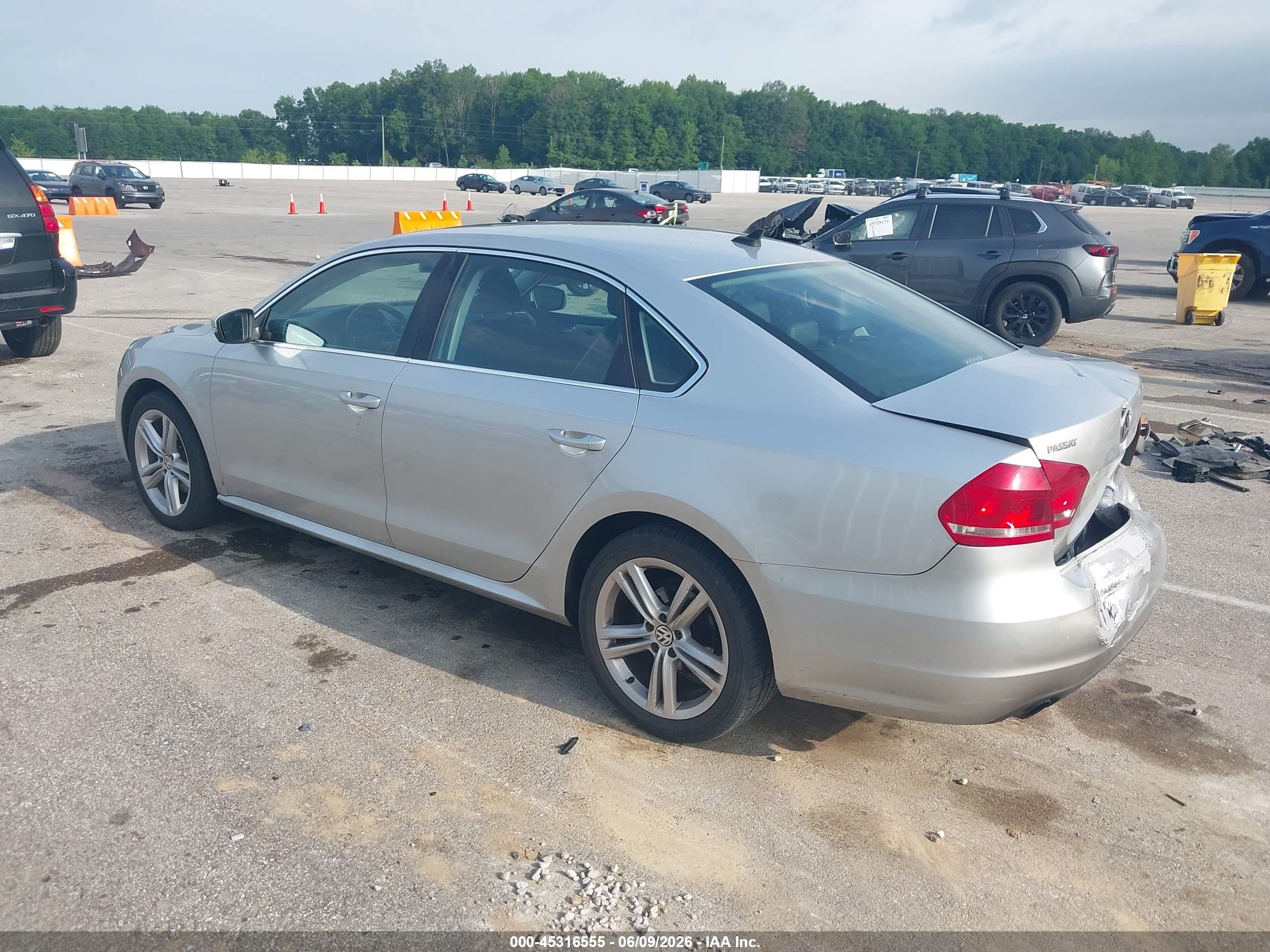 2014 Volkswagen Passat 1.8t Se Silver vin: 1VWBT7A36EC040376