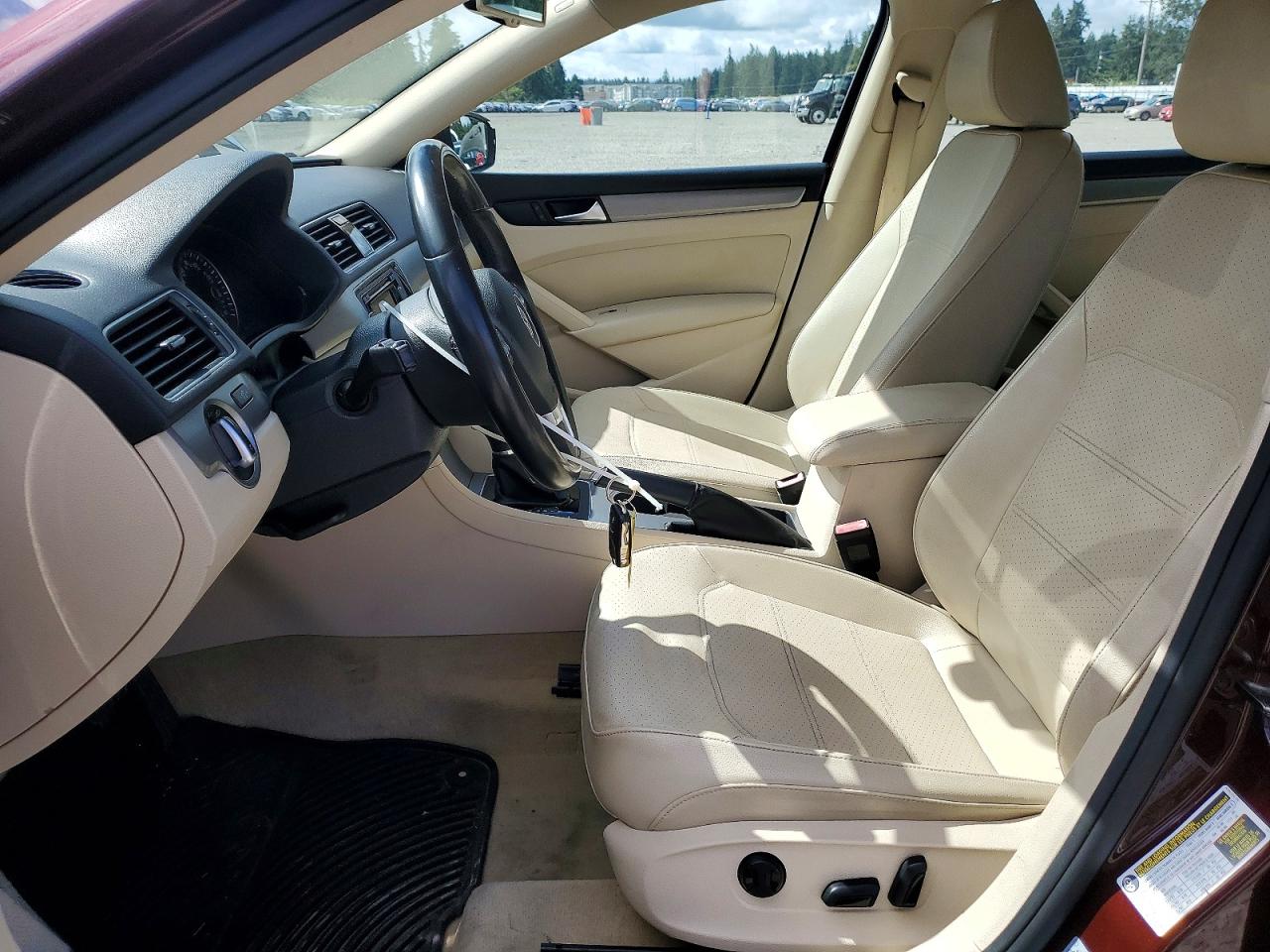 2014 Volkswagen Passat Se Burgundy vin: 1VWBT7A36EC051264