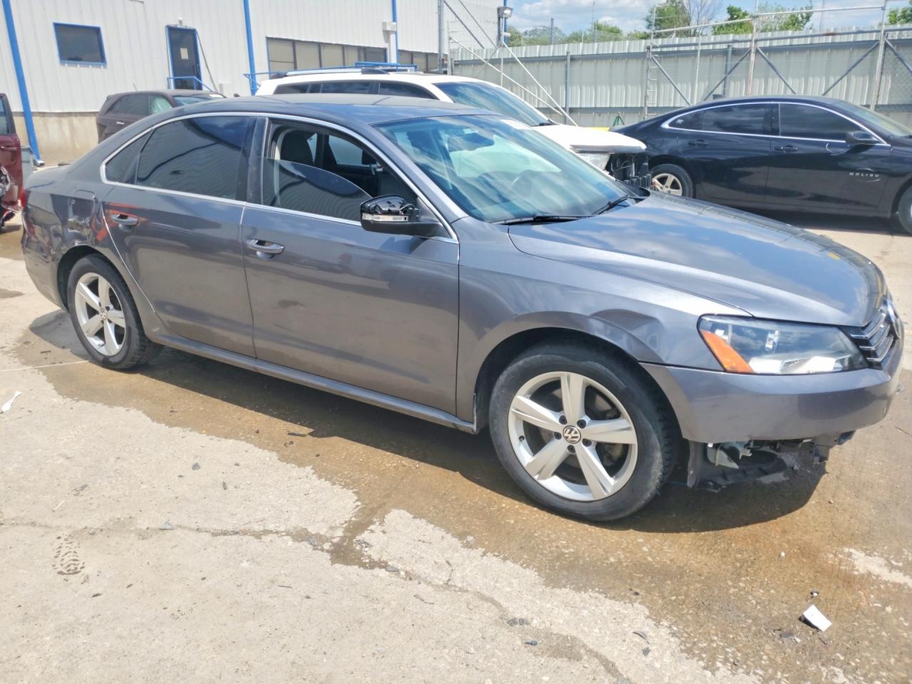 2014 Volkswagen Passat Se Серый vin: 1VWBT7A36EC080778