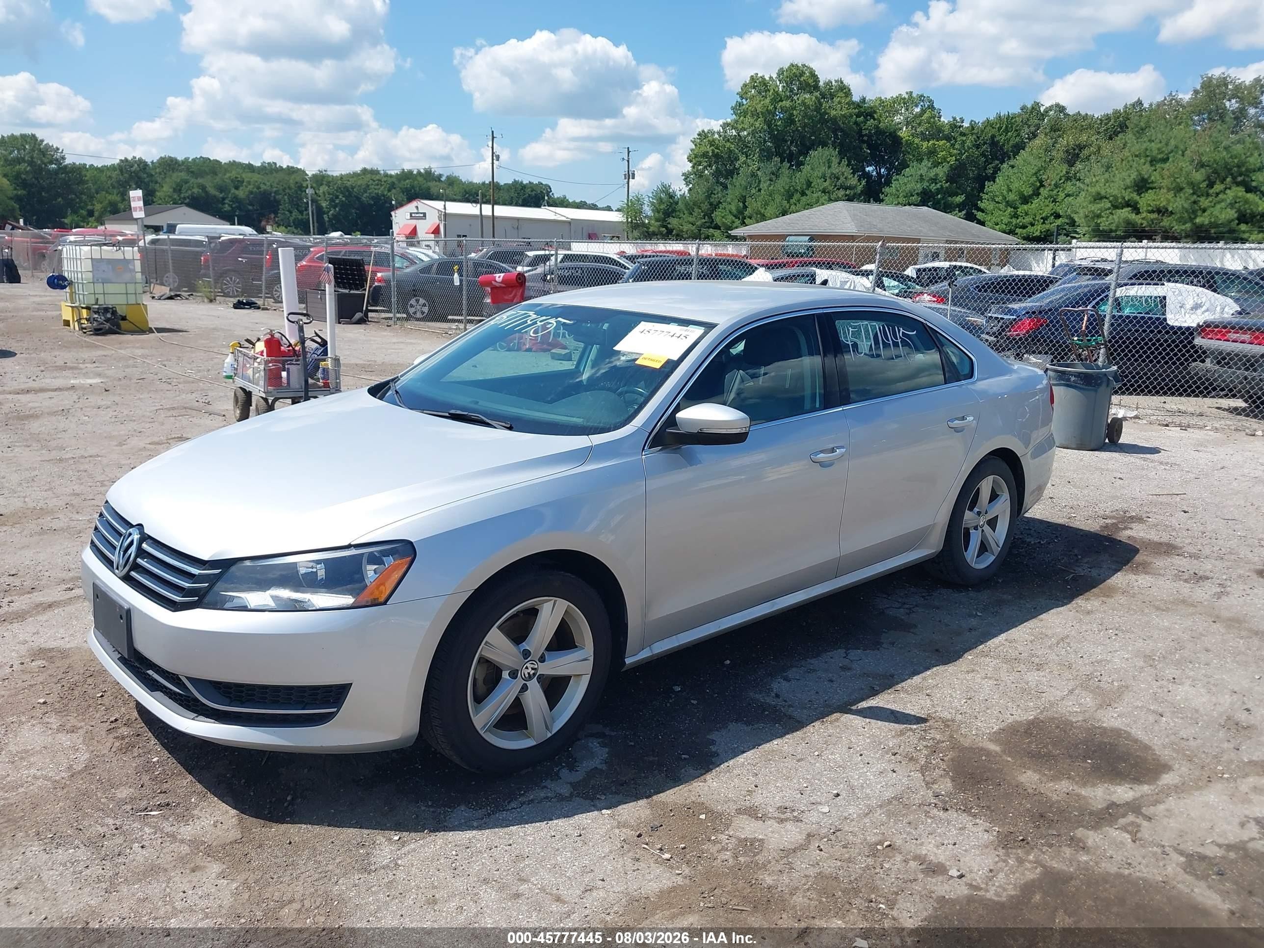 2014 Volkswagen Passat 1.8t Se Серебряный vin: 1VWBT7A36EC102245
