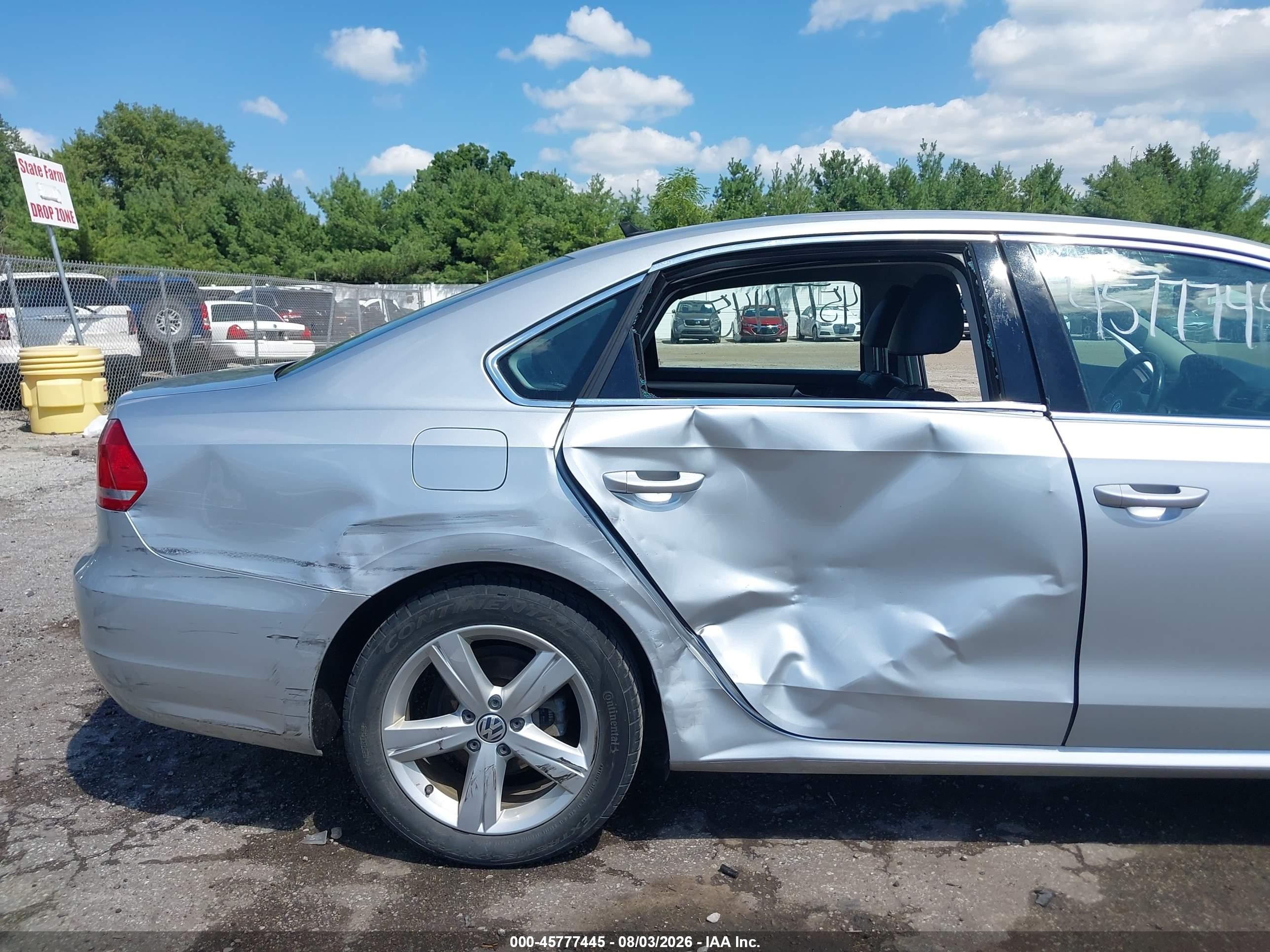 2014 Volkswagen Passat 1.8t Se Серебряный vin: 1VWBT7A36EC102245