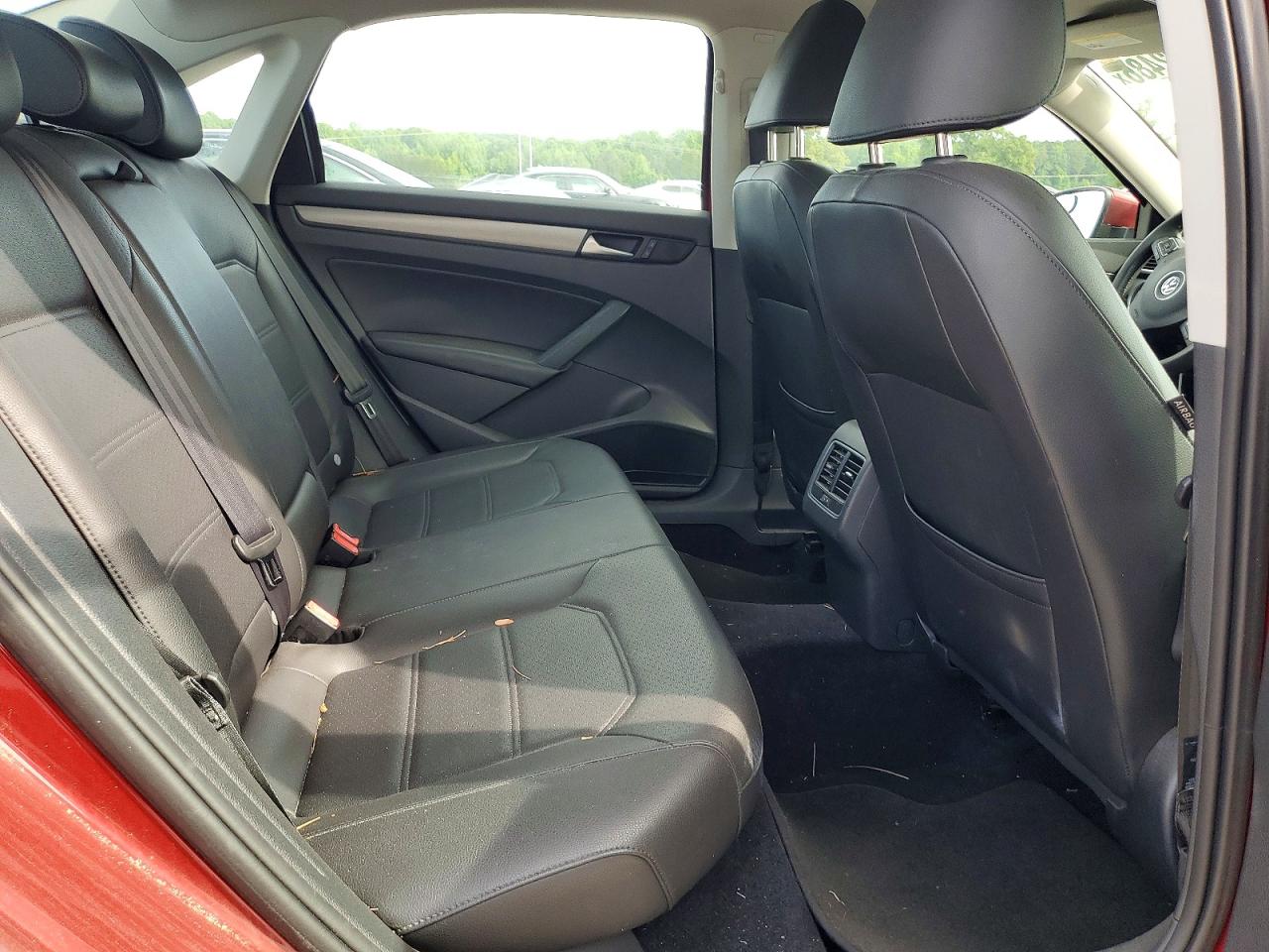 2015 Volkswagen Passat Se Red vin: 1VWBT7A36FC003054