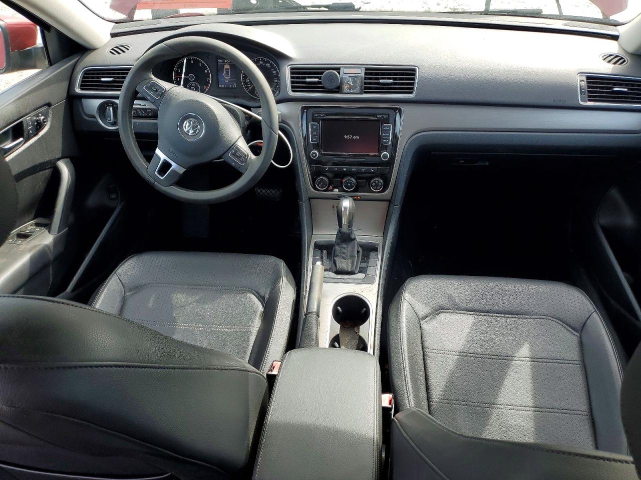 2015 Volkswagen Passat Se Red vin: 1VWBT7A36FC003054