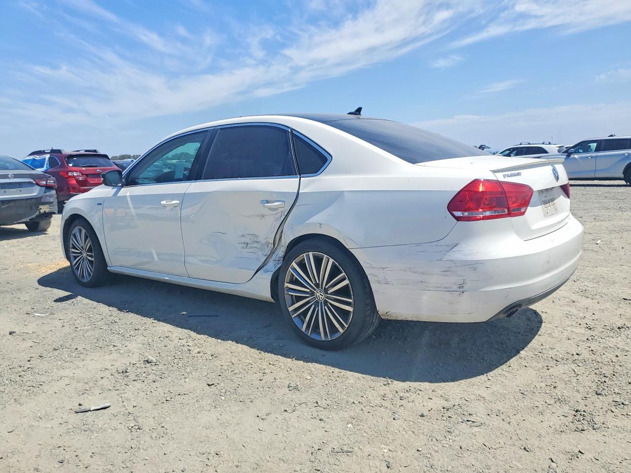 2015 Volkswagen Passat Se White vin: 1VWBT7A36FC054344