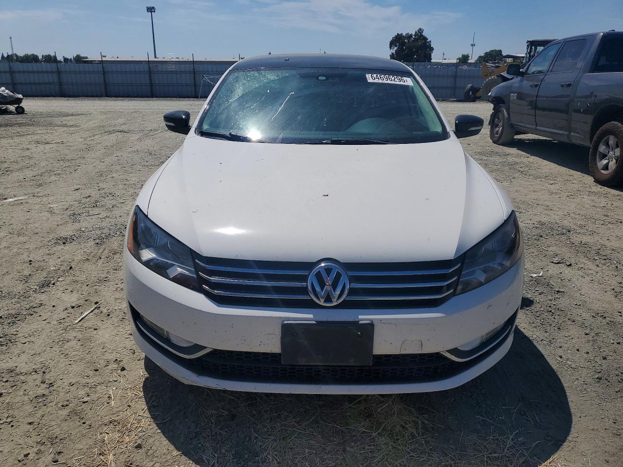 2015 Volkswagen Passat Se White vin: 1VWBT7A36FC054344