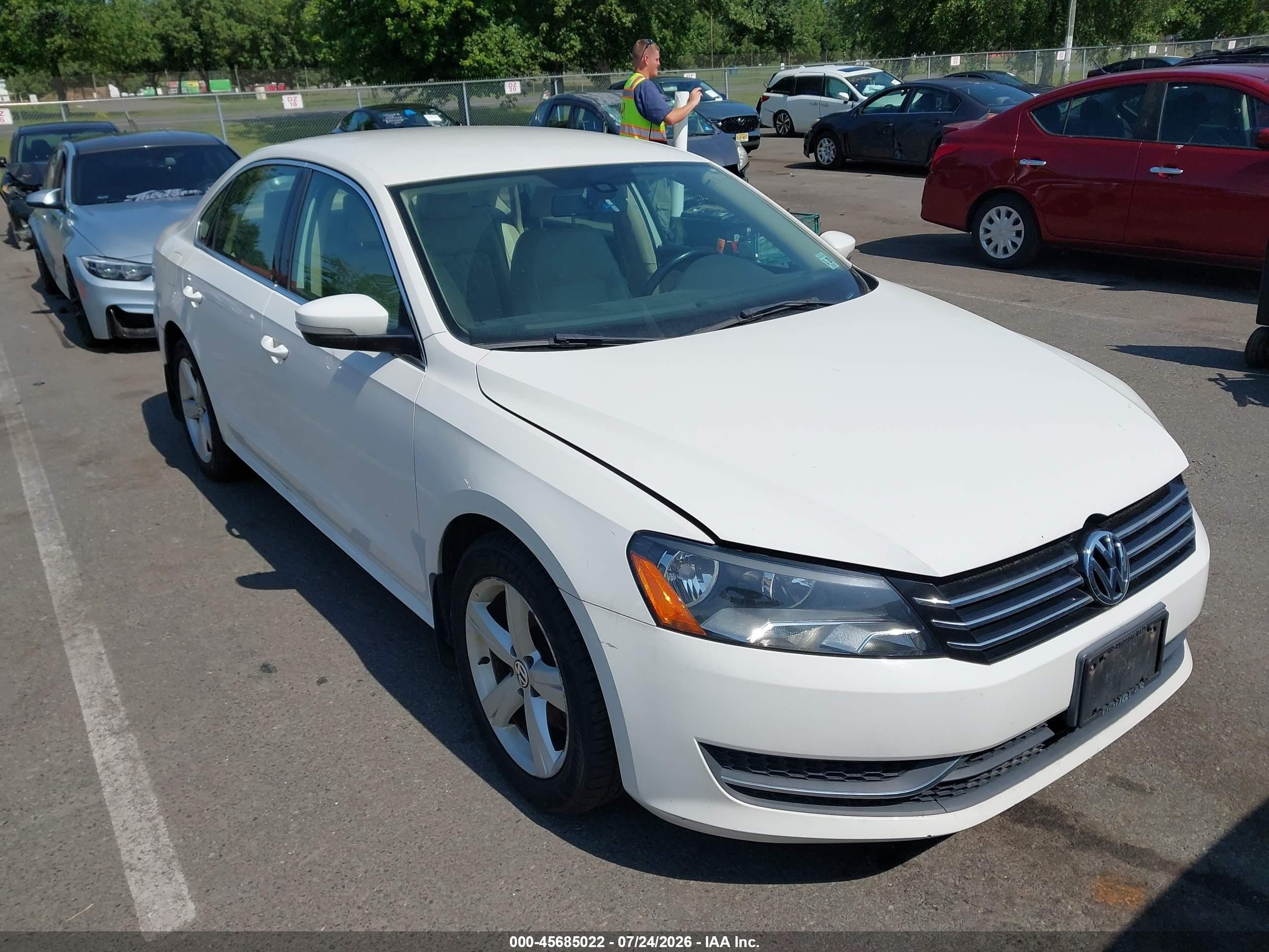 2015 Volkswagen Passat 1.8t Se White vin: 1VWBT7A36FC061858