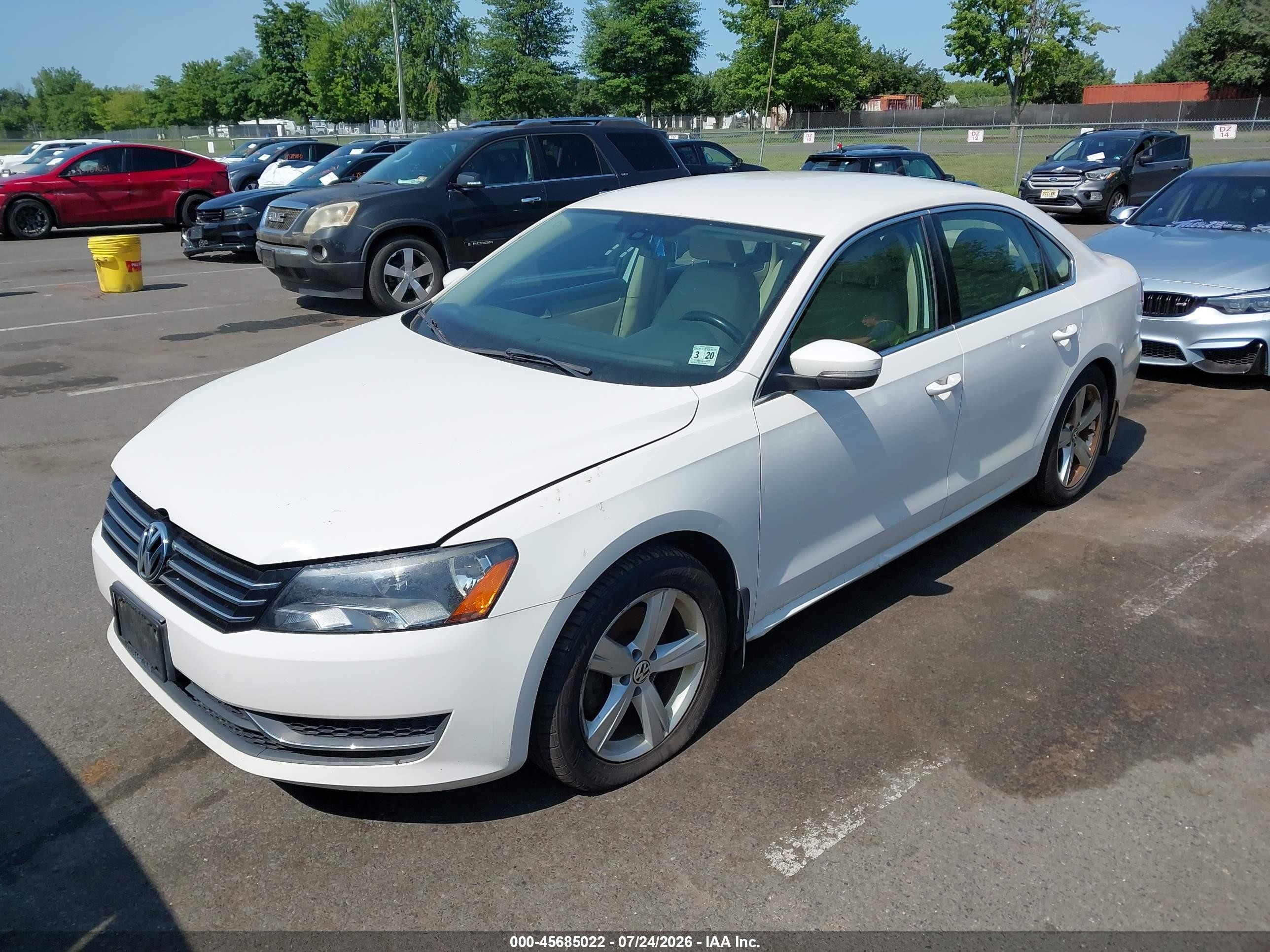 2015 Volkswagen Passat 1.8t Se White vin: 1VWBT7A36FC061858