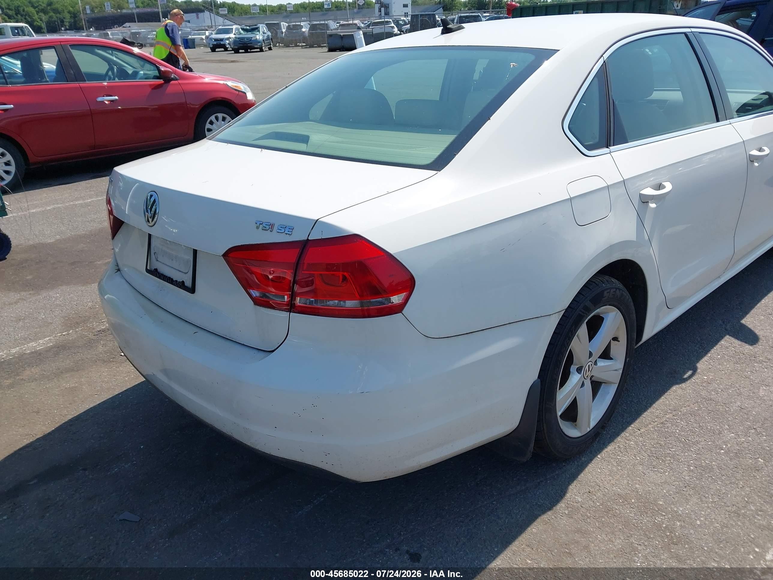 2015 Volkswagen Passat 1.8t Se White vin: 1VWBT7A36FC061858