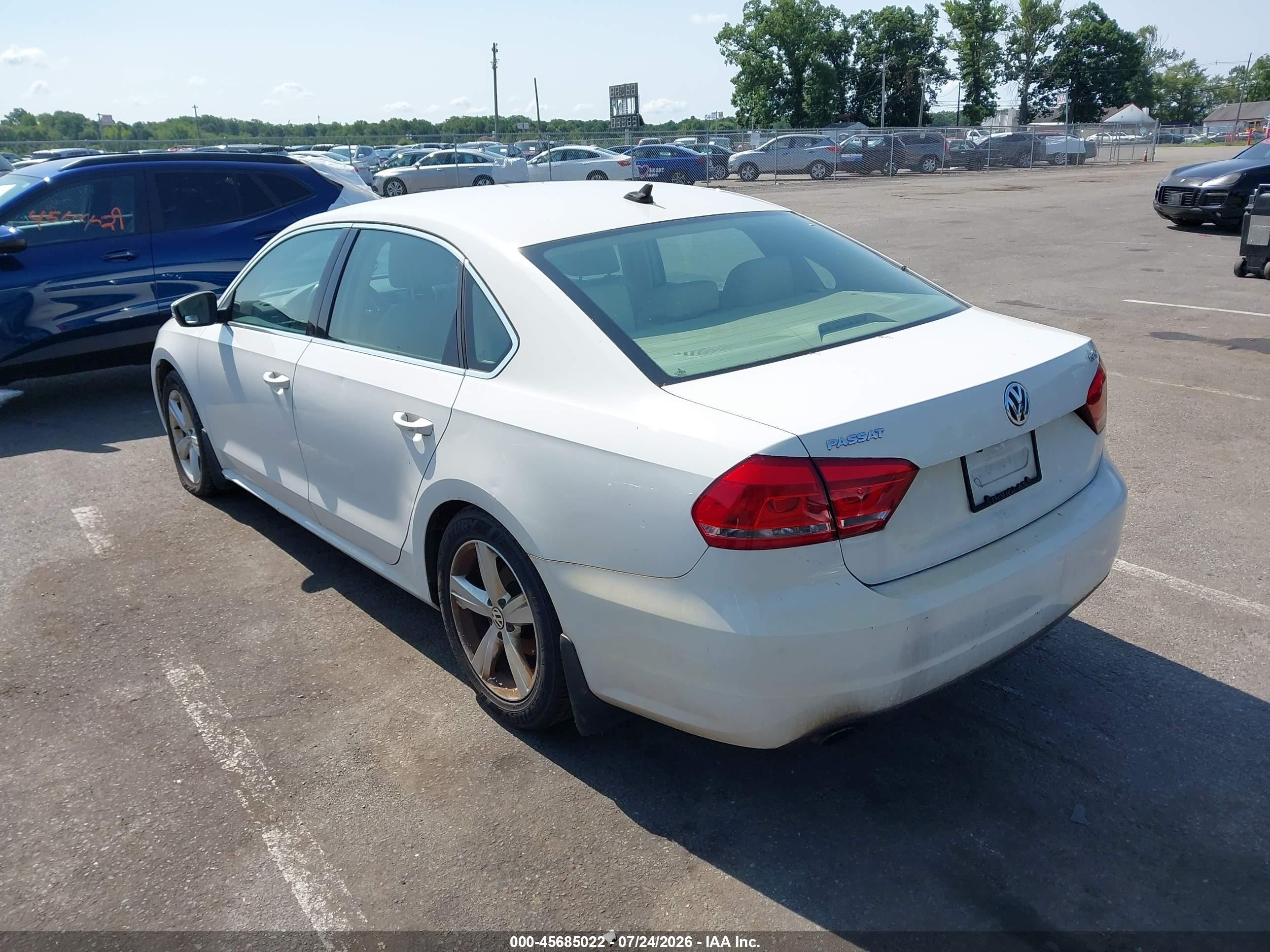 2015 Volkswagen Passat 1.8t Se White vin: 1VWBT7A36FC061858