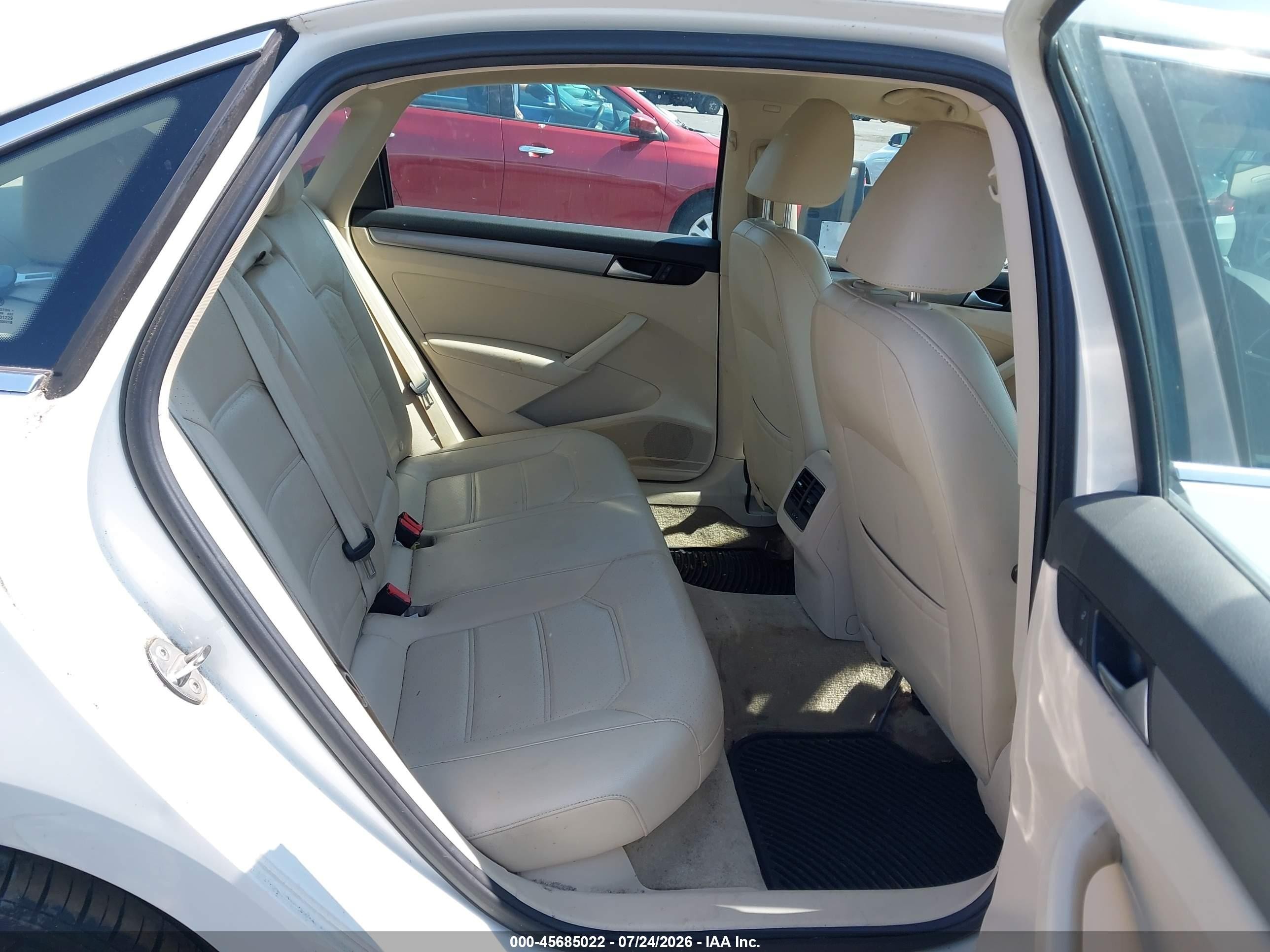2015 Volkswagen Passat 1.8t Se White vin: 1VWBT7A36FC061858
