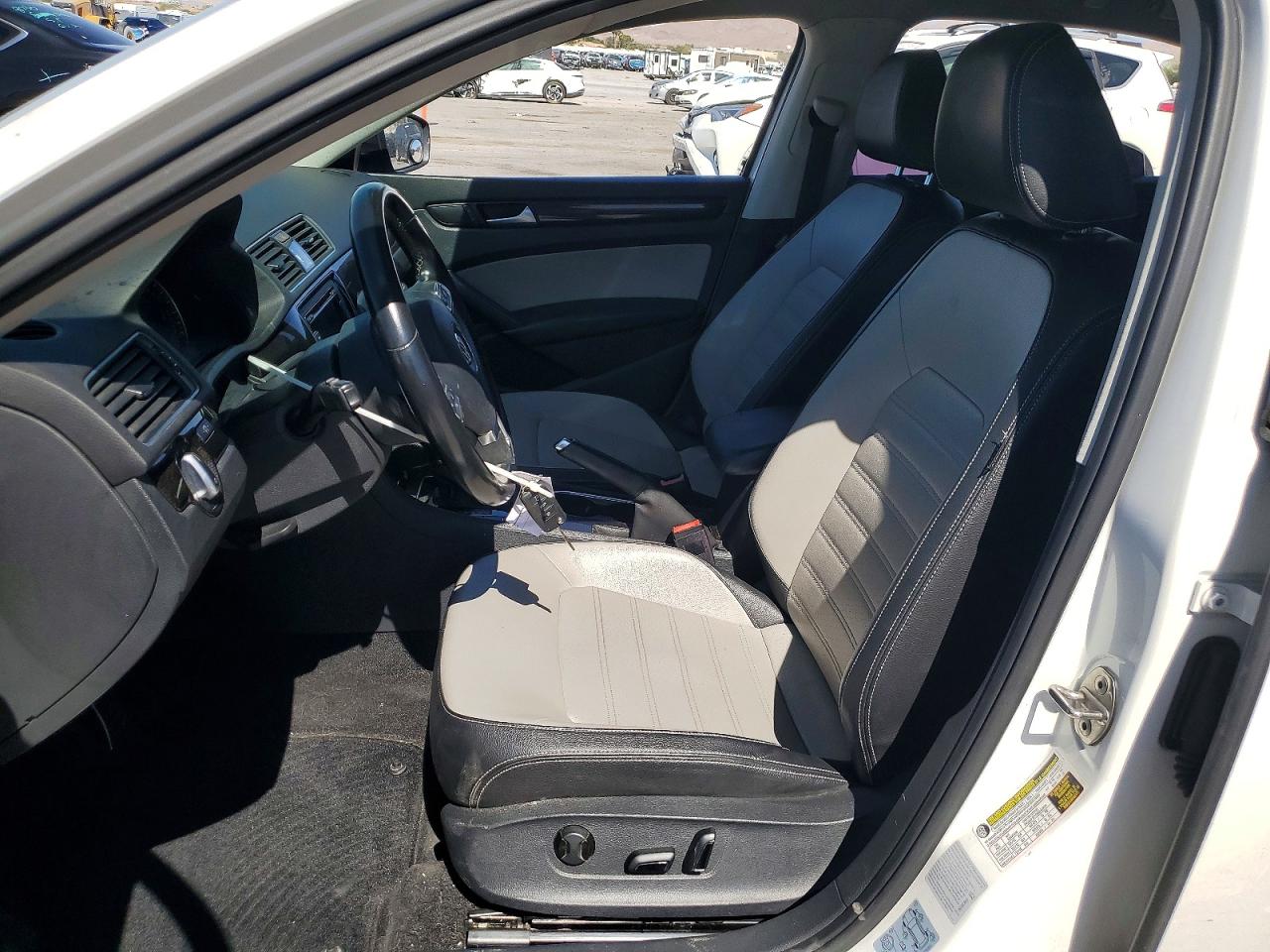 2015 Volkswagen Passat Se White vin: 1VWBT7A36FC064226