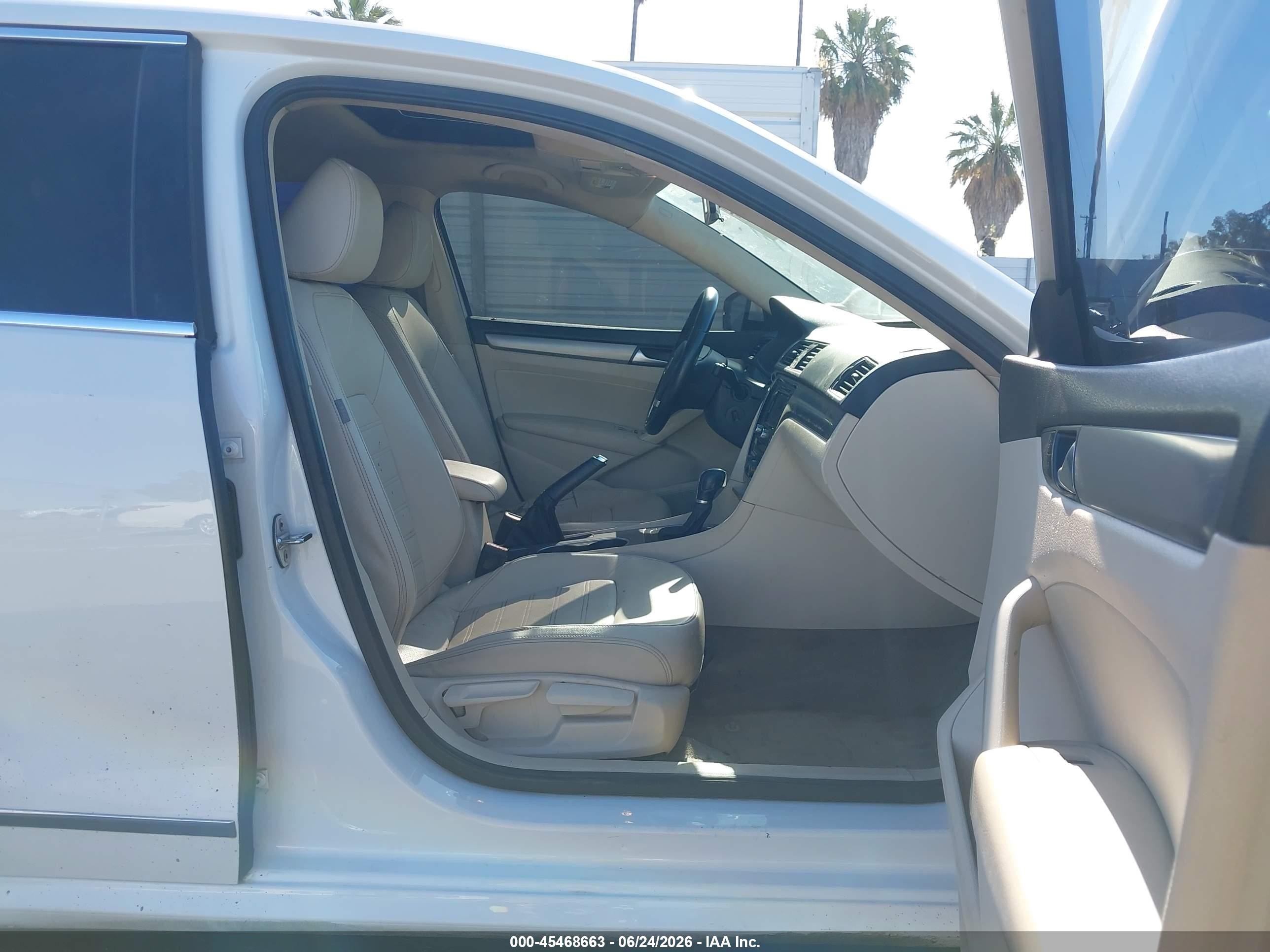 2015 Volkswagen Passat 1.8t Se White vin: 1VWBT7A36FC087523