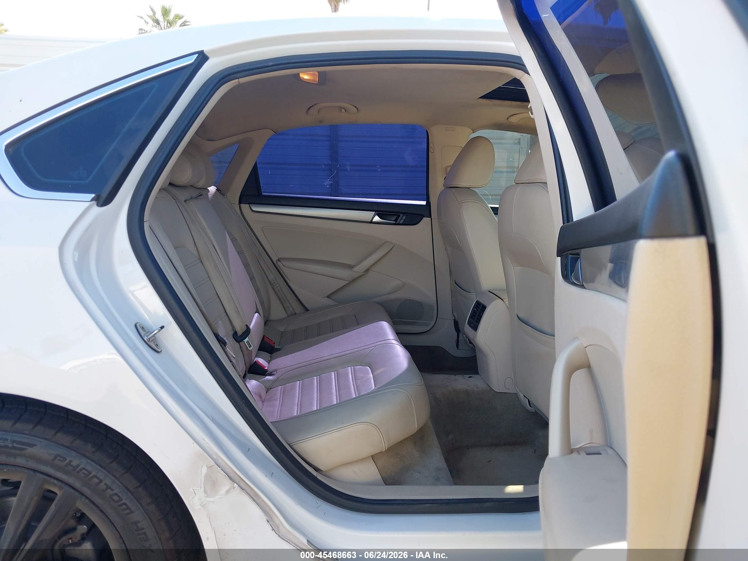 2015 Volkswagen Passat 1.8t Se White vin: 1VWBT7A36FC087523