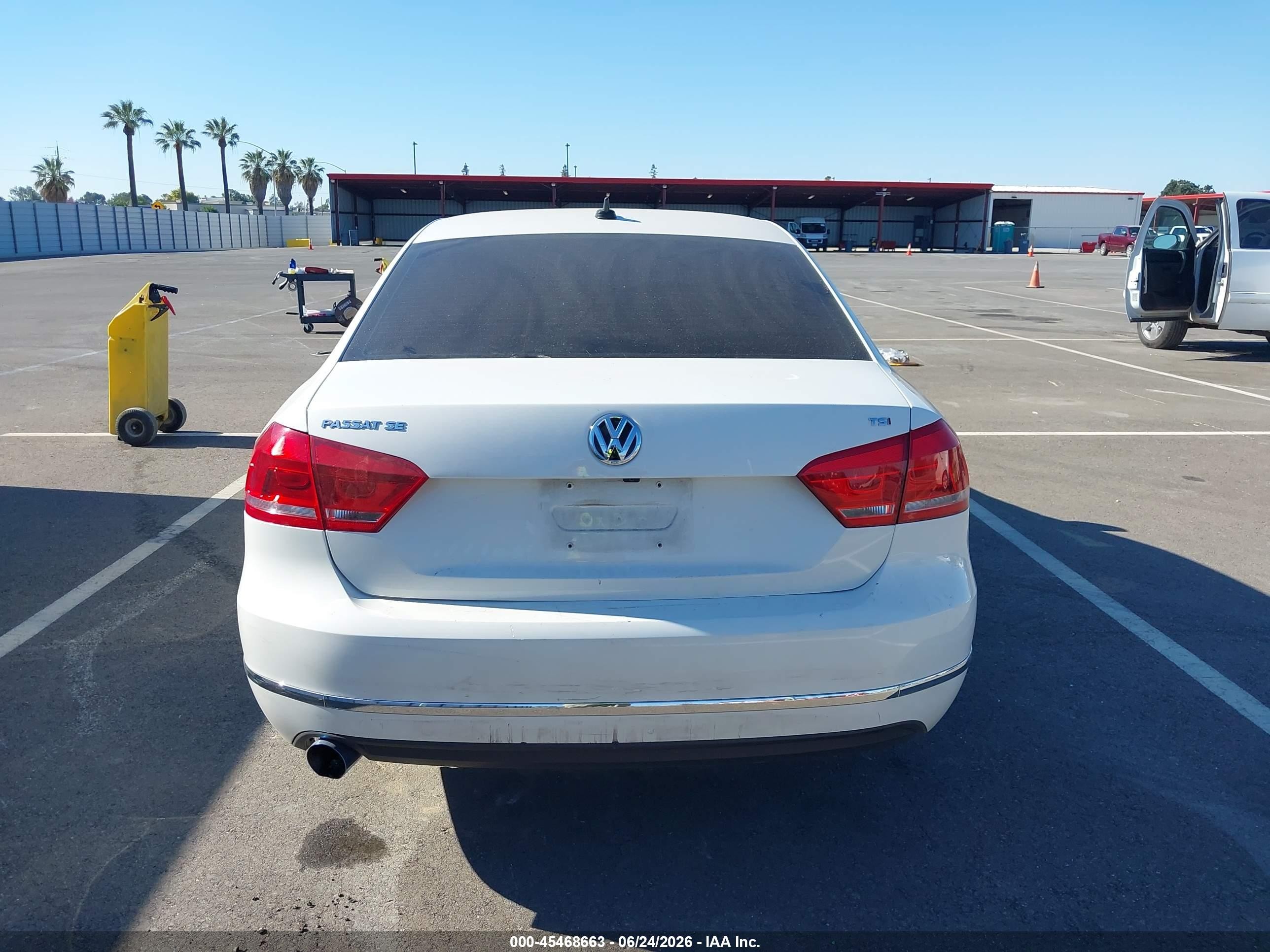2015 Volkswagen Passat 1.8t Se White vin: 1VWBT7A36FC087523