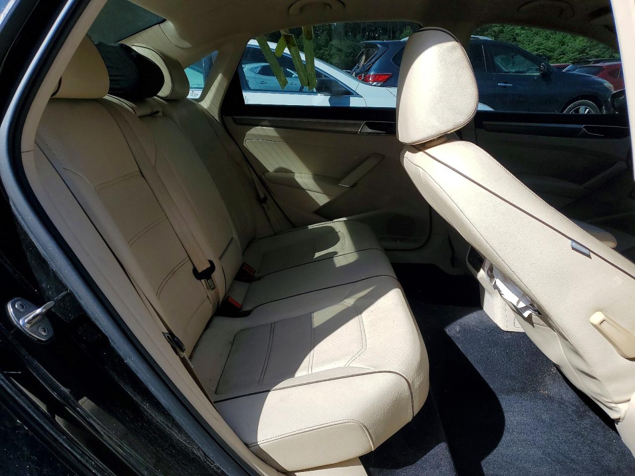 2016 Volkswagen Passat Se Black vin: 1VWBT7A36GC009180