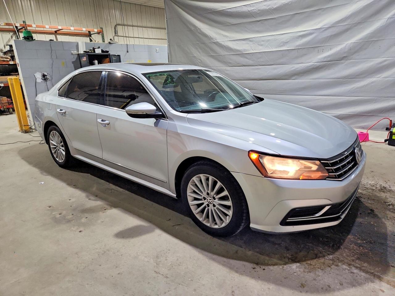 2017 Volkswagen Passat Se Silver vin: 1VWBT7A36HC040446
