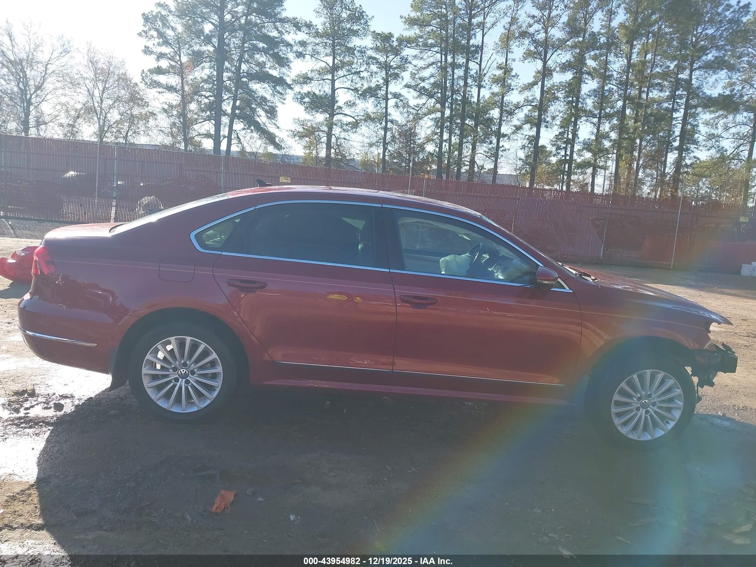 2017 Volkswagen Passat 1.8t Se Красный vin: 1VWBT7A36HC067534