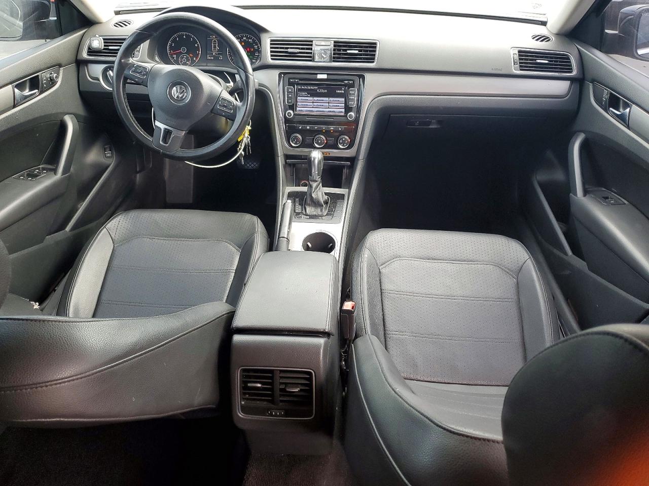 2014 Volkswagen Passat Se Black vin: 1VWBT7A37EC056277