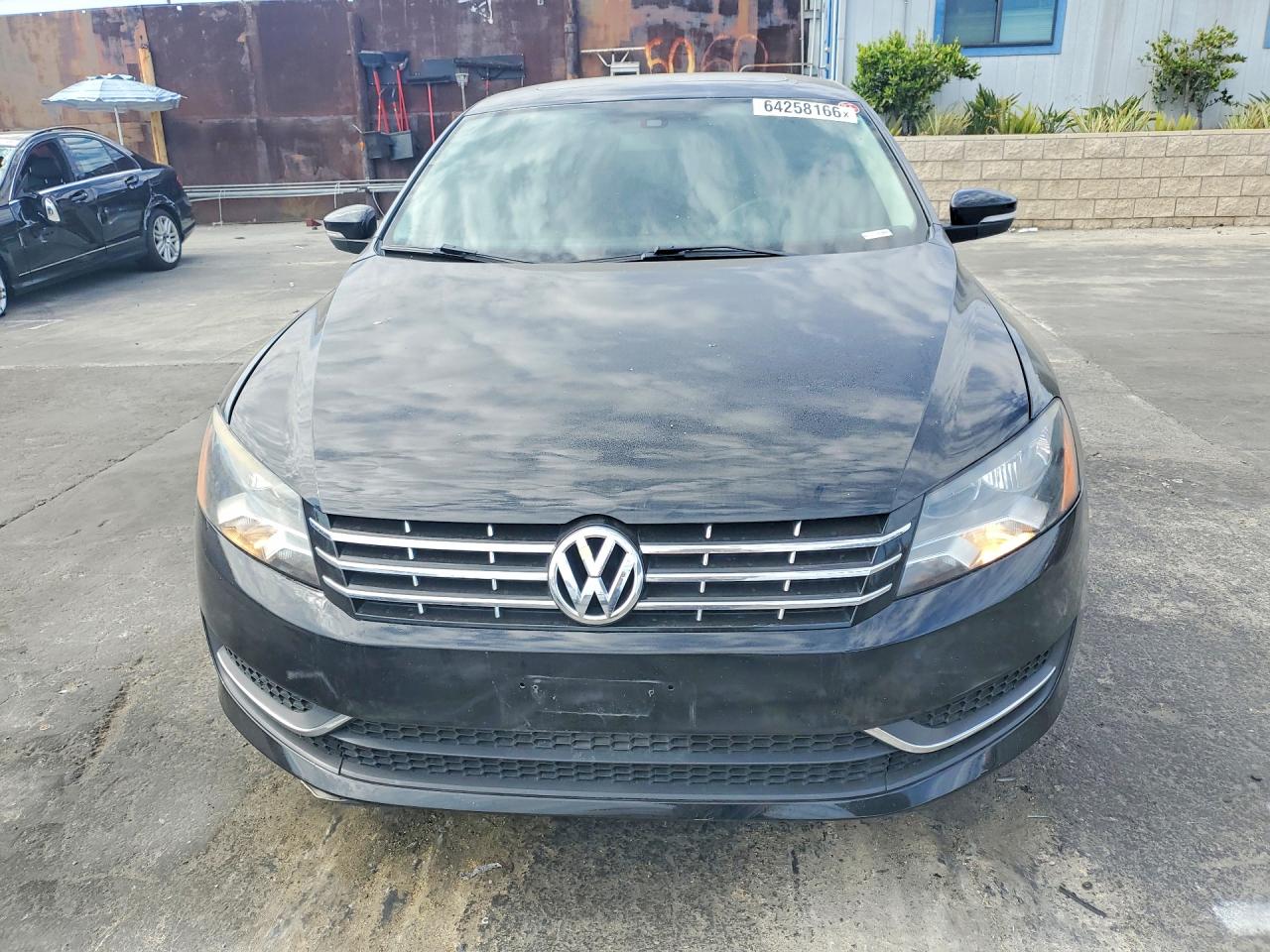 2014 Volkswagen Passat Se Black vin: 1VWBT7A37EC056277