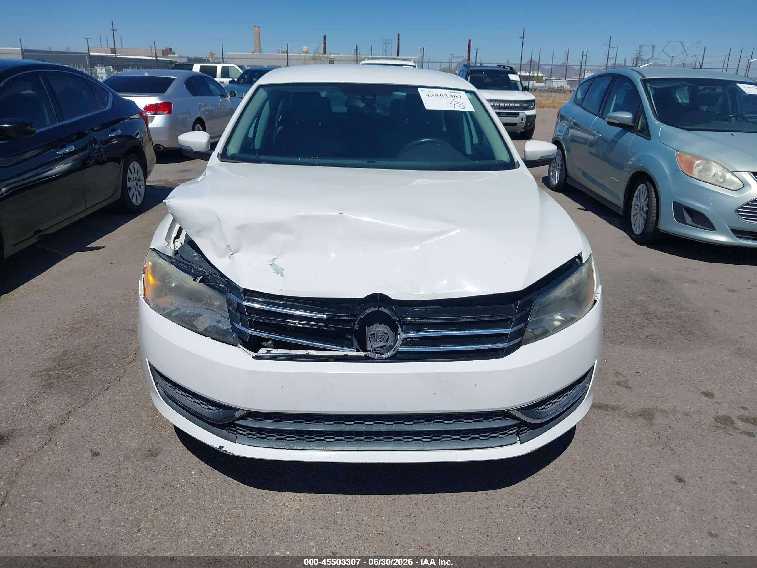 2014 Volkswagen Passat 1.8t Se Белый vin: 1VWBT7A37EC073113
