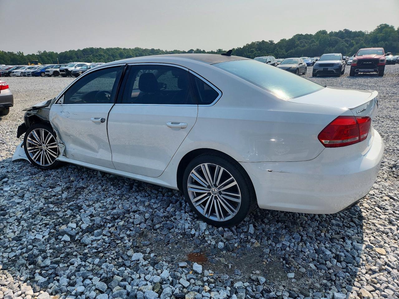 2015 Volkswagen Passat Se White vin: 1VWBT7A37FC009509