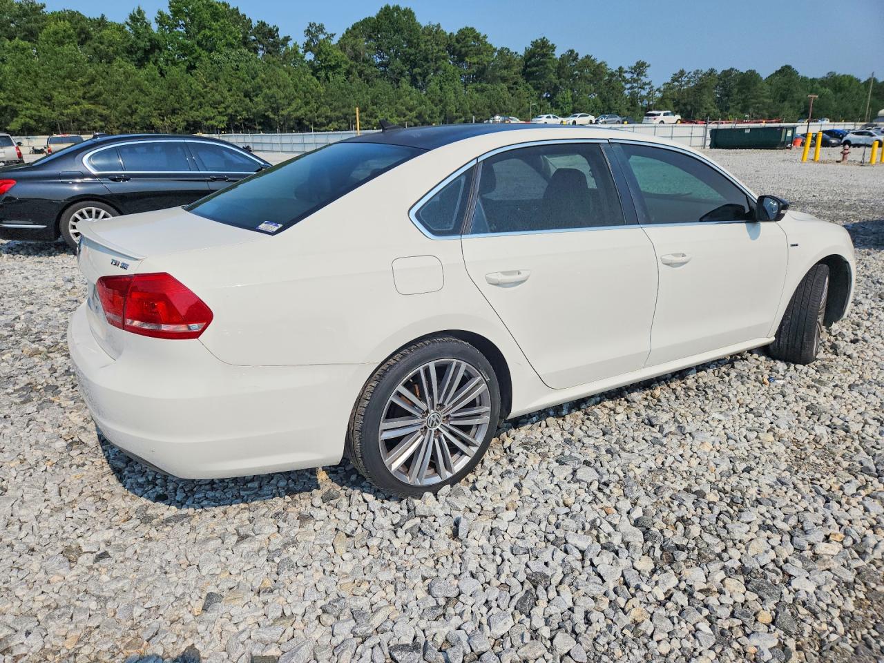 2015 Volkswagen Passat Se White vin: 1VWBT7A37FC009509