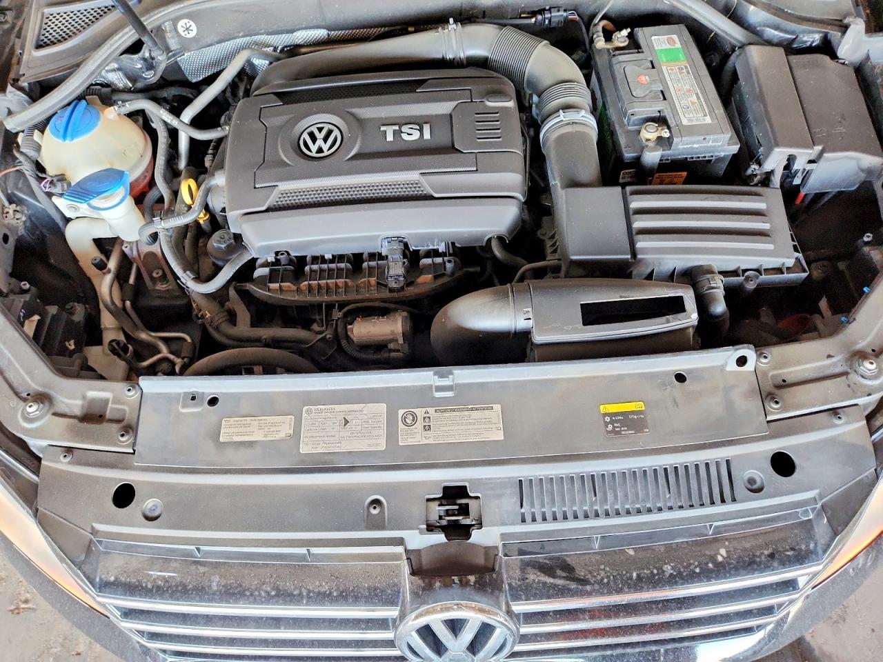 2015 Volkswagen Passat Se Черный vin: 1VWBT7A37FC040324