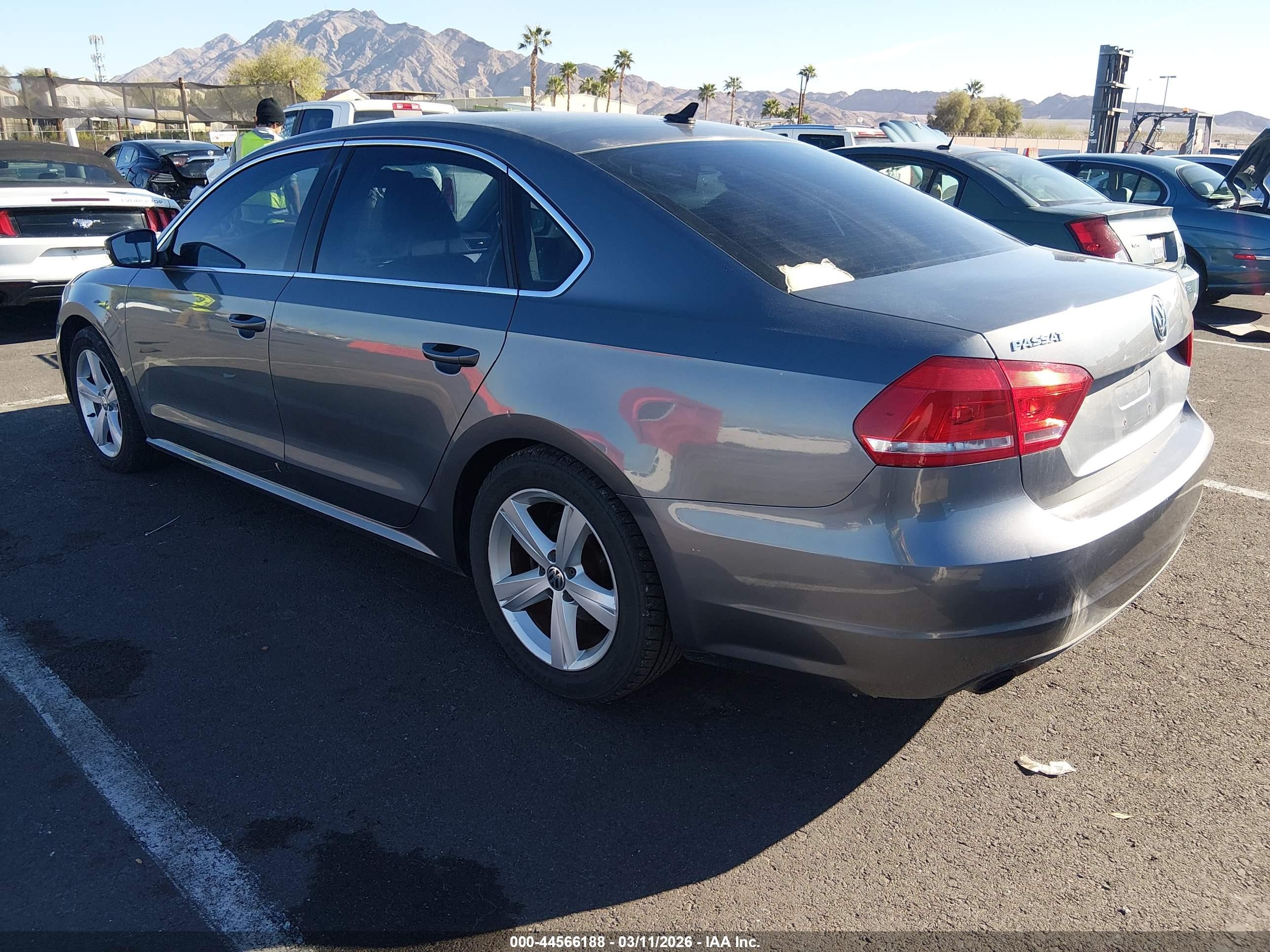 2015 Volkswagen Passat 1.8t Se Gray vin: 1VWBT7A37FC080225