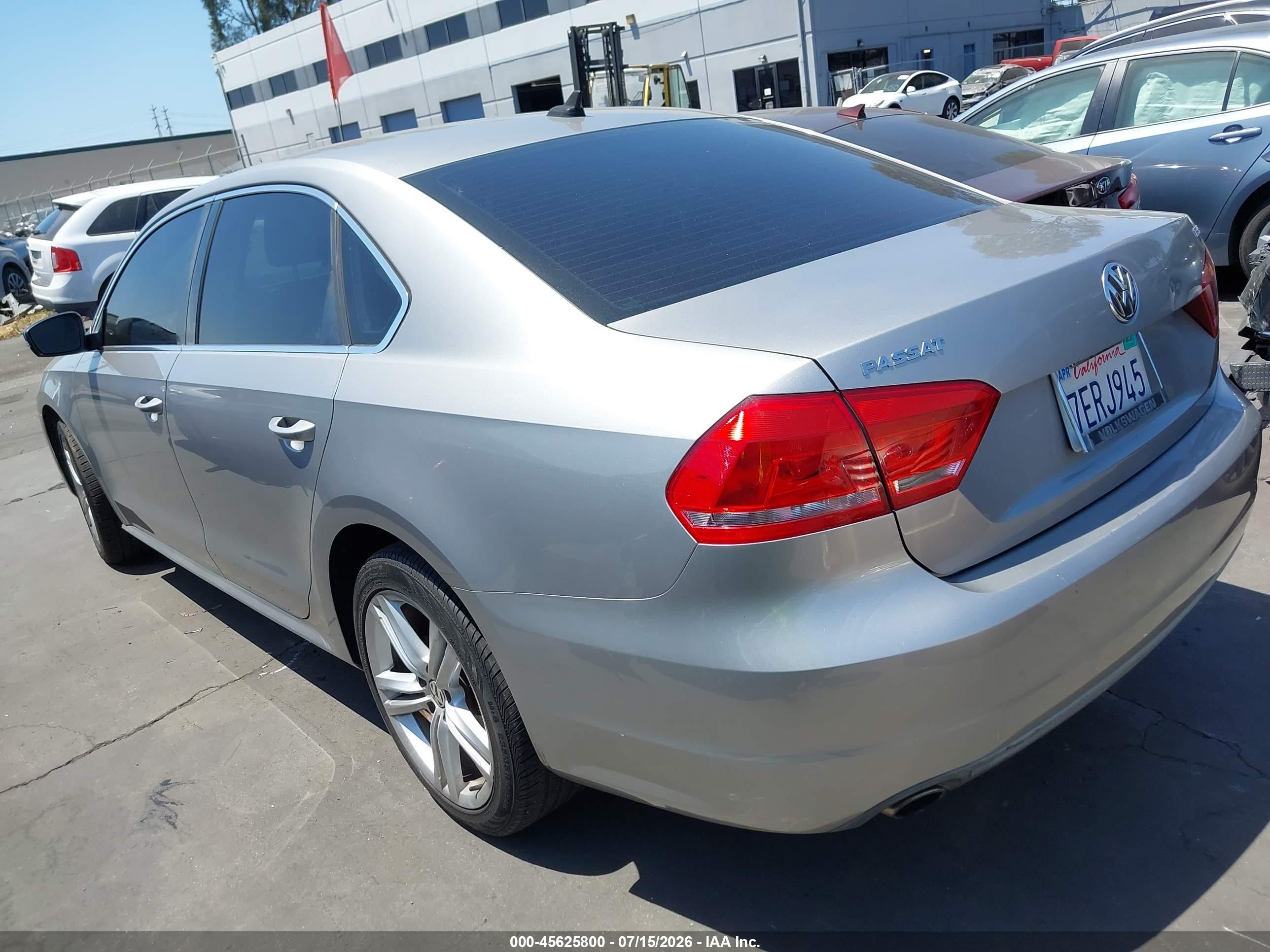 2014 Volkswagen Passat 1.8t Se Silver vin: 1VWBT7A38EC052528