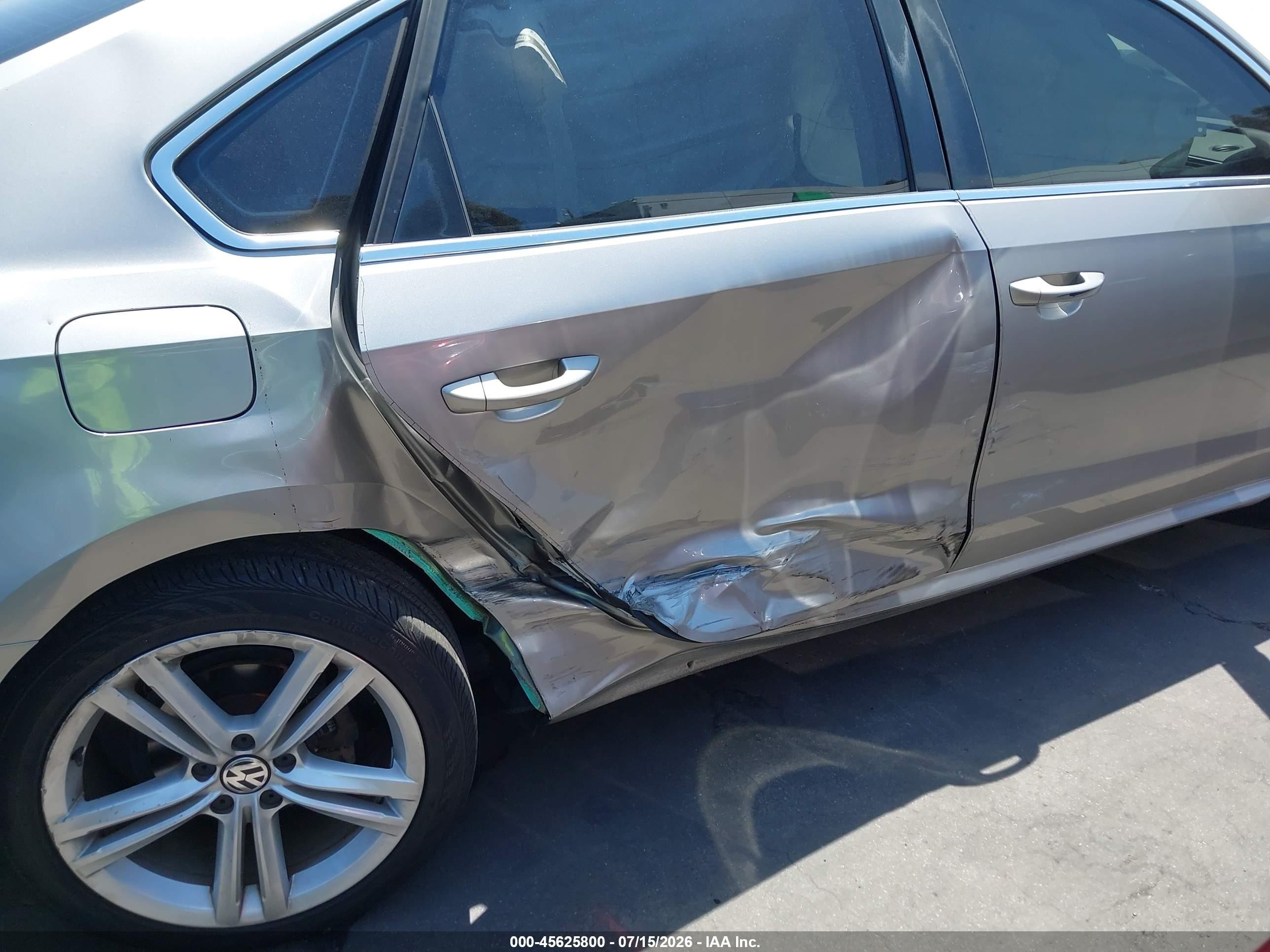 2014 Volkswagen Passat 1.8t Se Silver vin: 1VWBT7A38EC052528