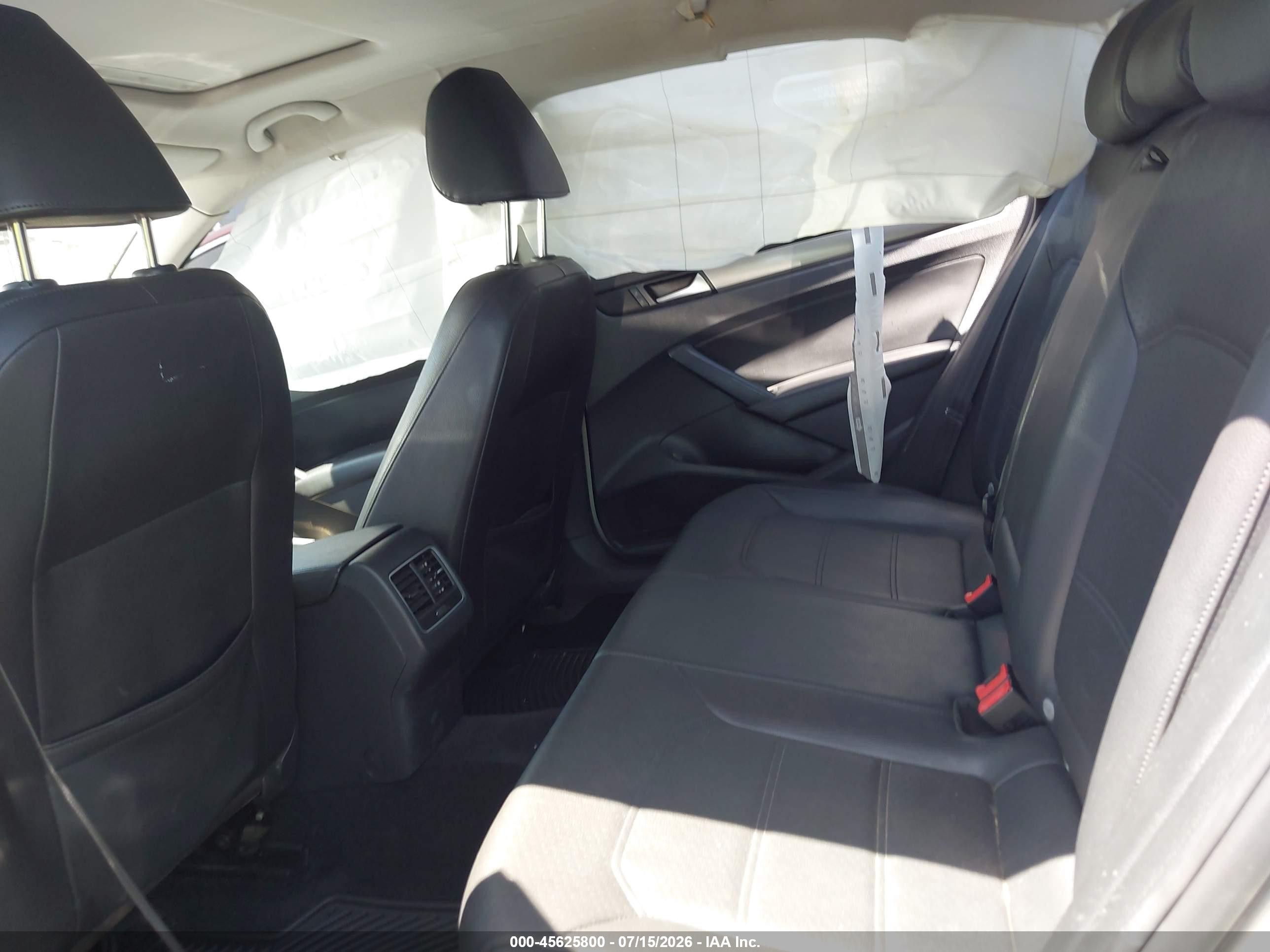 2014 Volkswagen Passat 1.8t Se Silver vin: 1VWBT7A38EC052528
